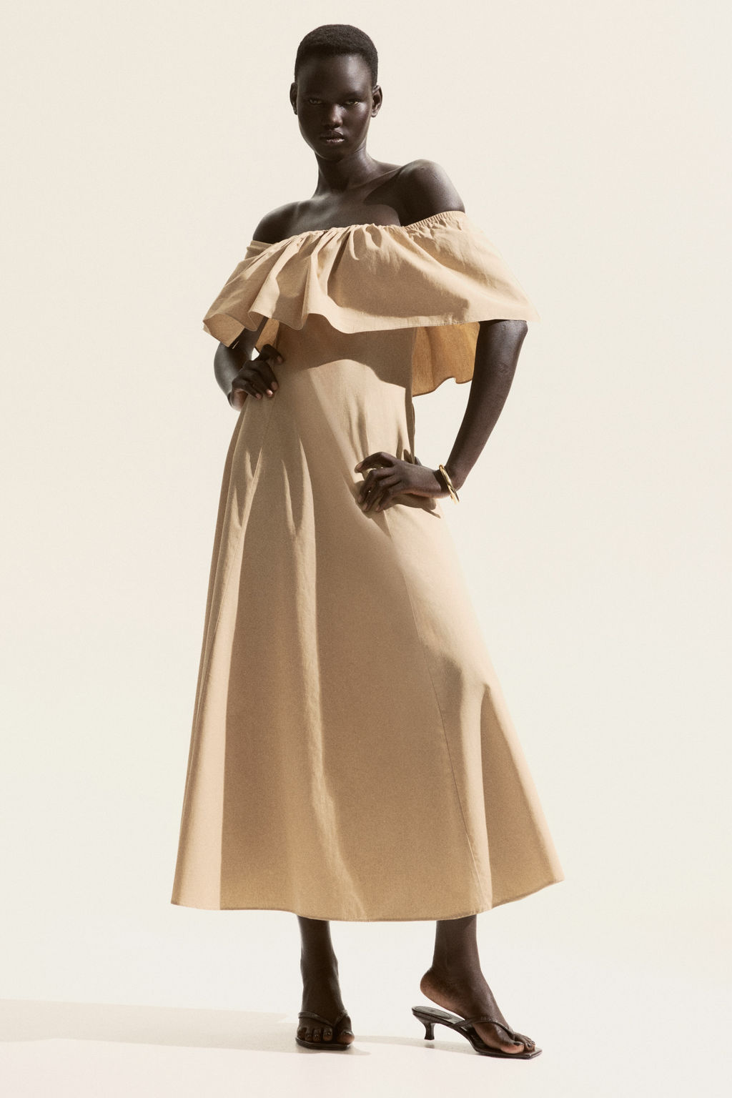 Vestido off-the-shoulder con volante - H&m фото 5