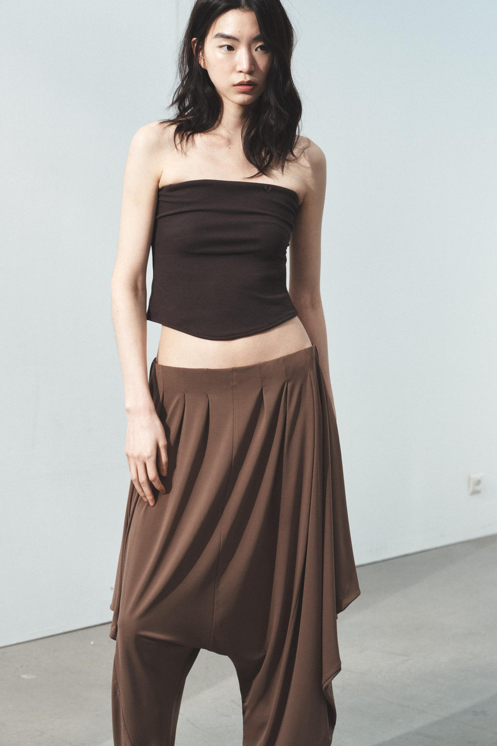 ASYMMETRIC FLOWING BAGGY TROUSERS - Zara фото 12
