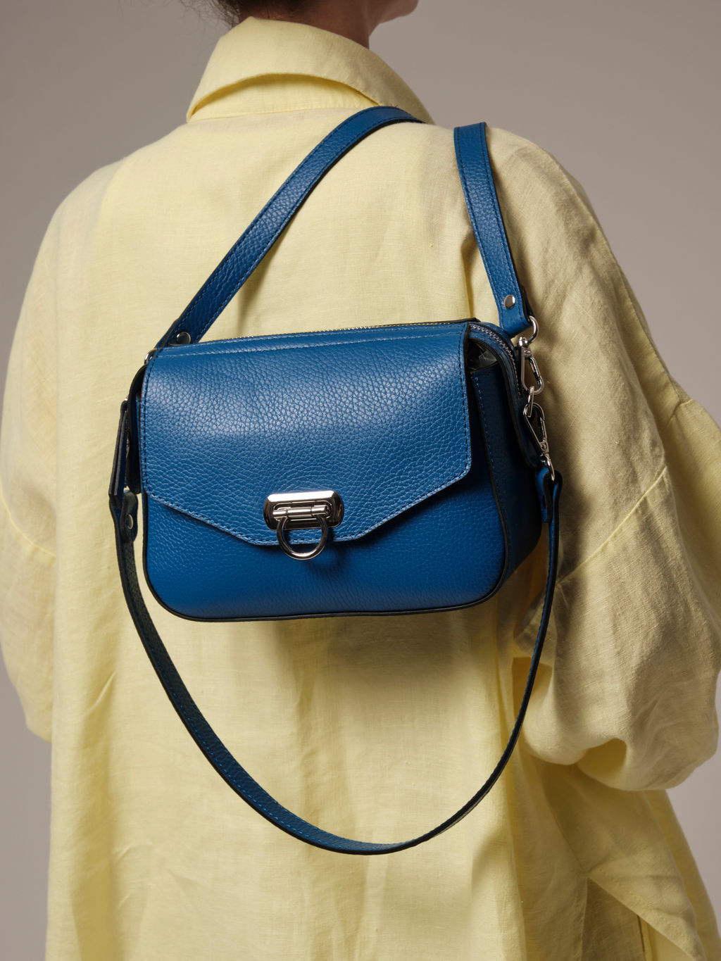 Сумка кожаная через плечо Azaro 3684 синяя гуашь