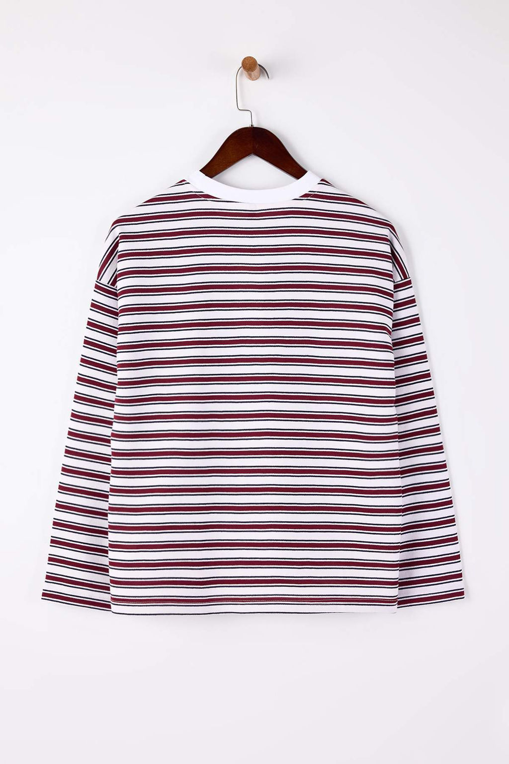 Cok Renkli Cizgili Oversize/Genis Kesim Bisiklet Yaka Ince Orme Sweatshirt TWOAW23SW00326