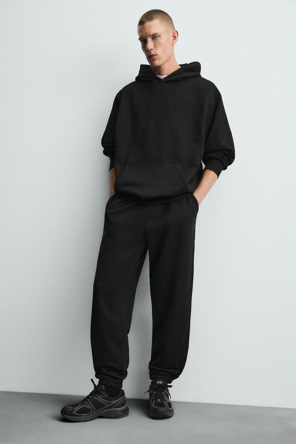 BASIC JOGGERS