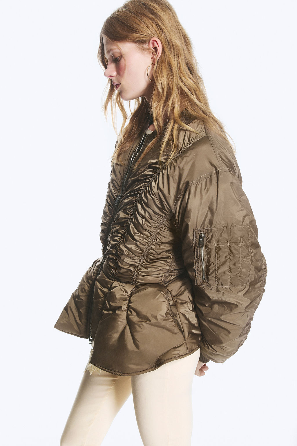 Cazadora bomber con peplum fruncido - H&m фото 4