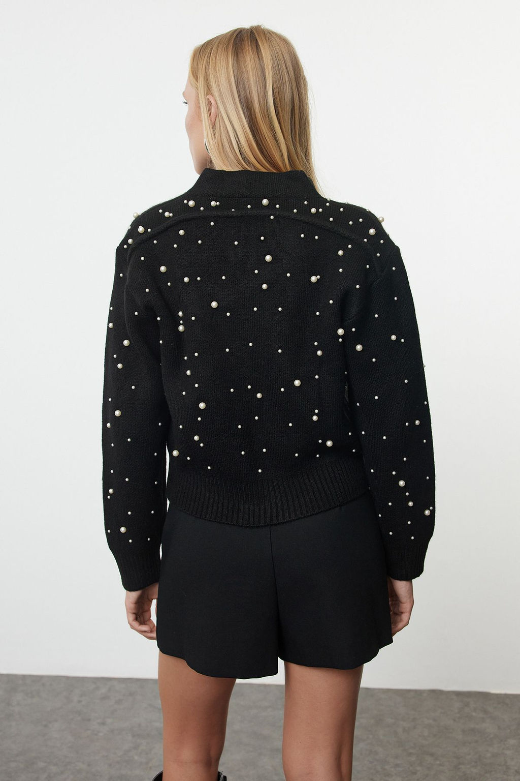 Siyah Yumusak Dokulu Fermuarl? Tas Islemeli Ceket Gorunumlu Triko H?rka TWOAW25HI00168