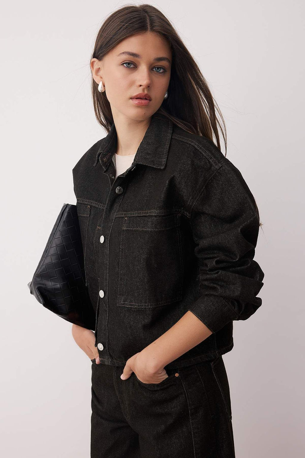 Siyah Cep Detayl? Gomlek Yaka Regular Denim Ceket TWOAW26CE00025 - Trendyolmilla фото 2