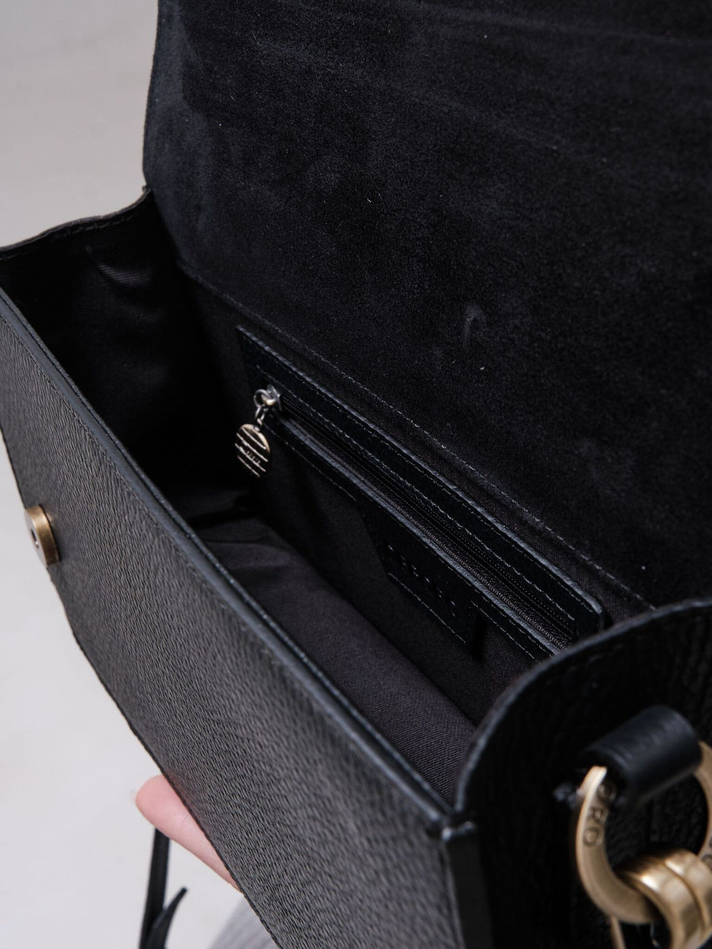 Сумка кожаная багет Deboro 30138 черный