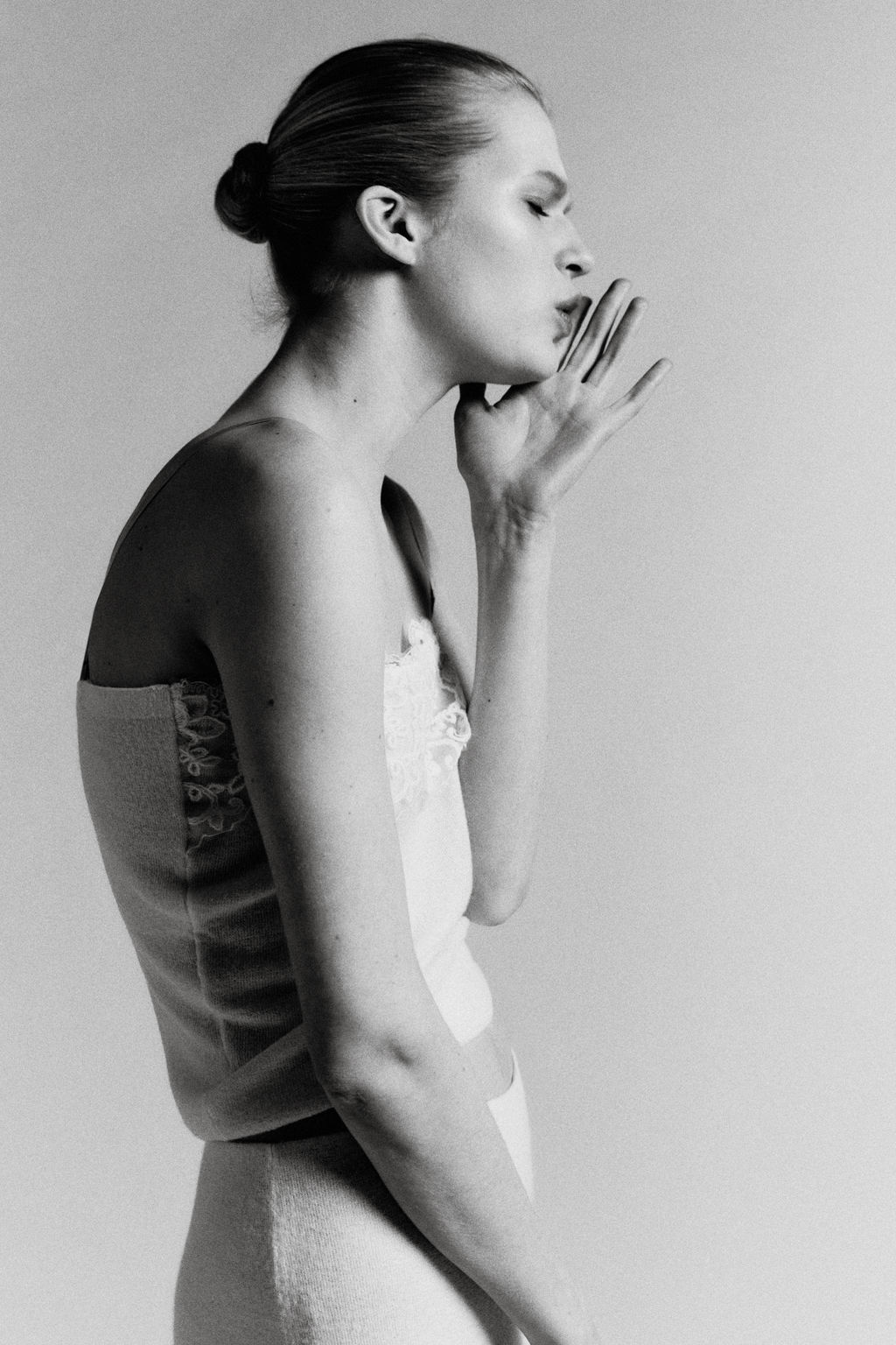 KNIT TOP WITH LACE EMBROIDERY - Zara фото 8