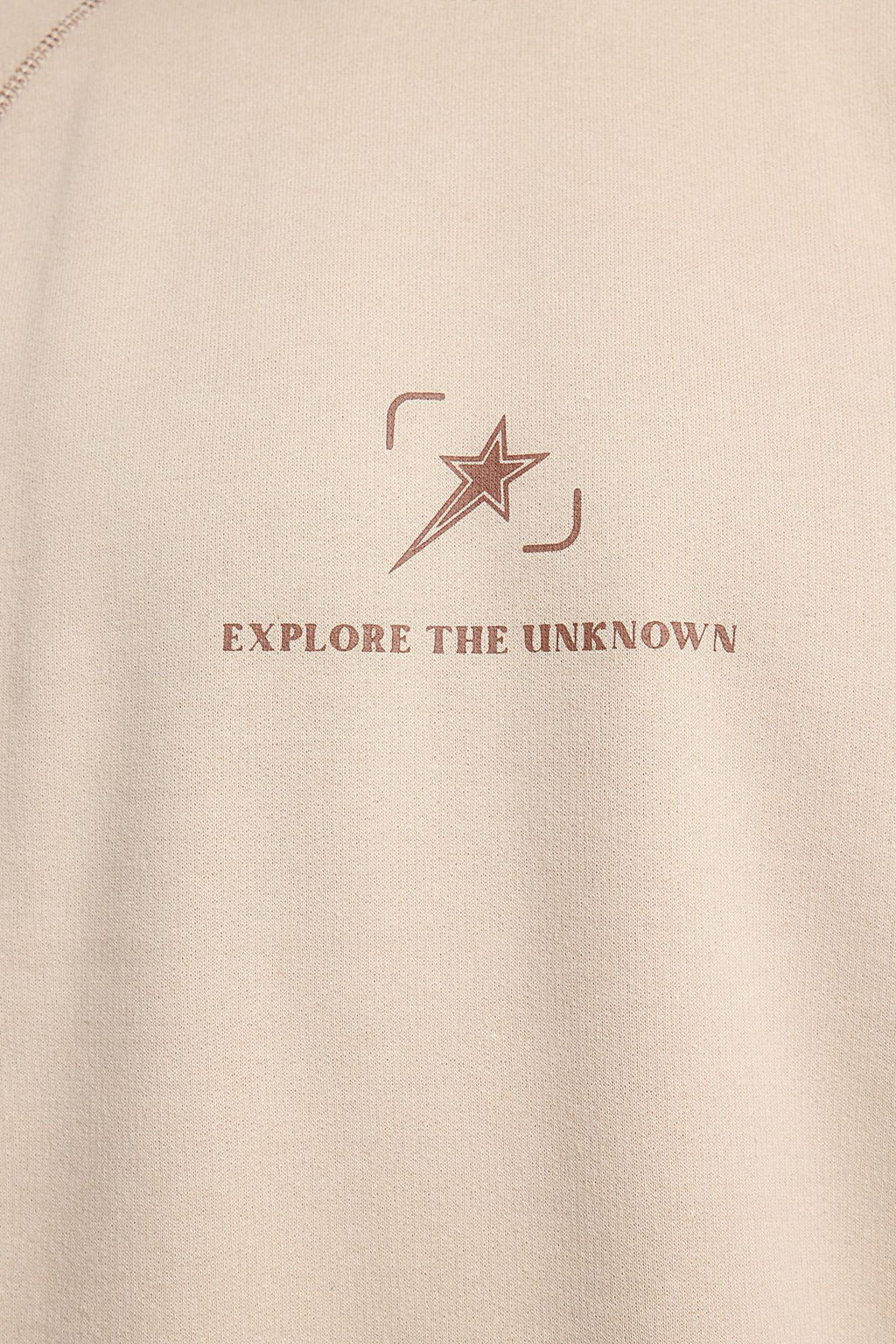 TRENDYOL MAN Bej Regular/Normal Kesim Dikis ve Yaka Triko Bant Detayl? Bask?l? Sweatshirt TMNAW25SW00166 - Trendyolmilla фото 15