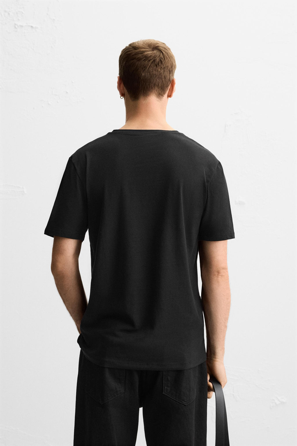 BASIC V-NECK T-SHIRT - Zara фото 3