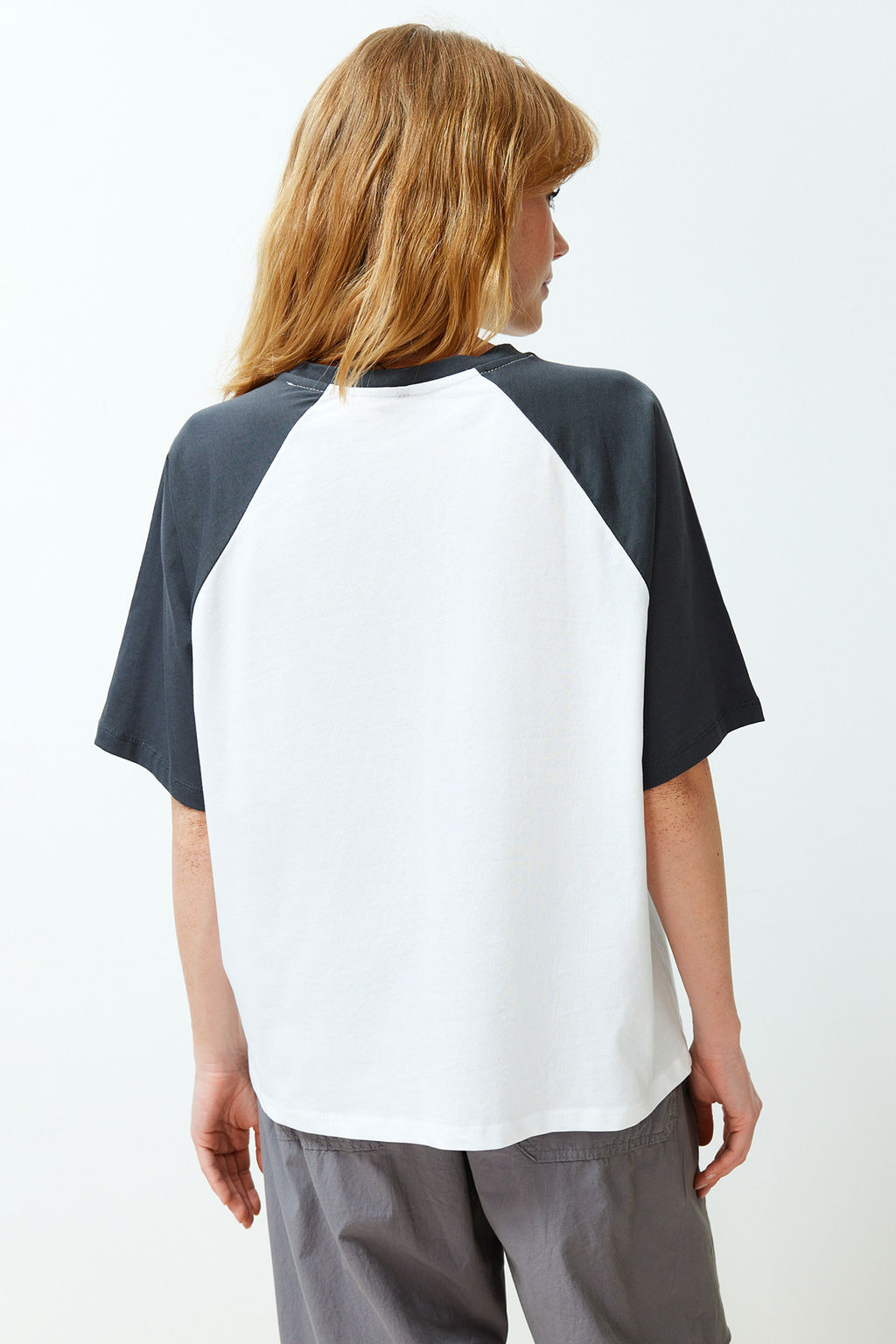 Beyaz %100 Kal?n Pamuklu Renk Bloklu Sloganl? Relaxed/Rahat Kesim Orme T-Shirt TWOSS24TS00134