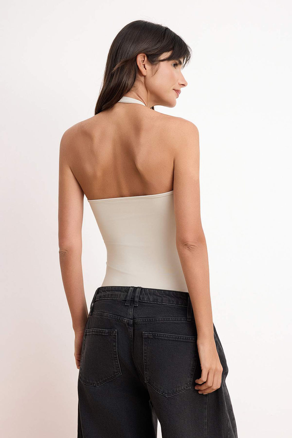 Tas Vucuda Oturan Havuz Yaka Kolsuz S?rt Dekolteli C?tc?tl? Poliamid Orme Body TWOSS26BD00011