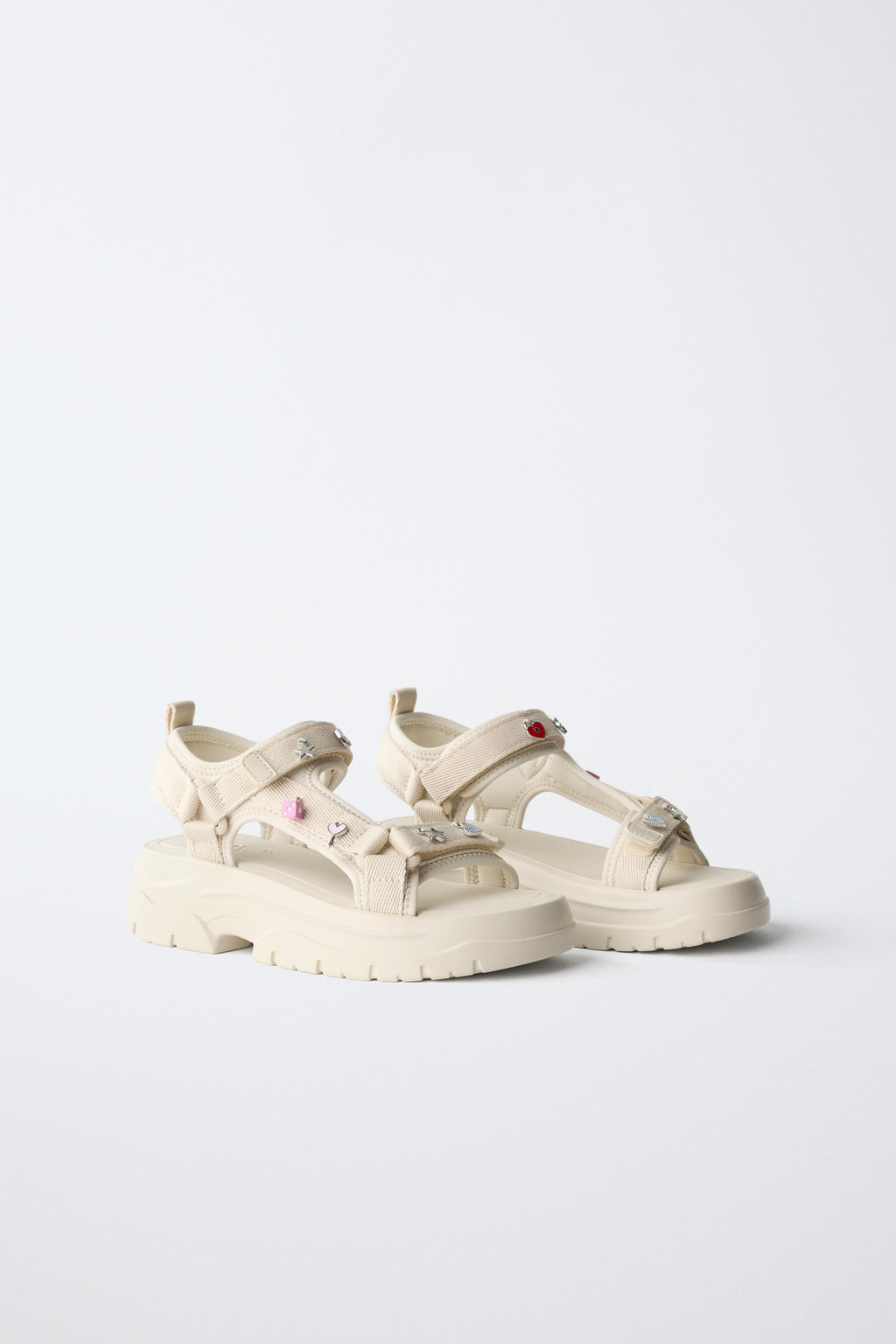 SANDALIA T?CNICA CHARMS / Blanco Crudo