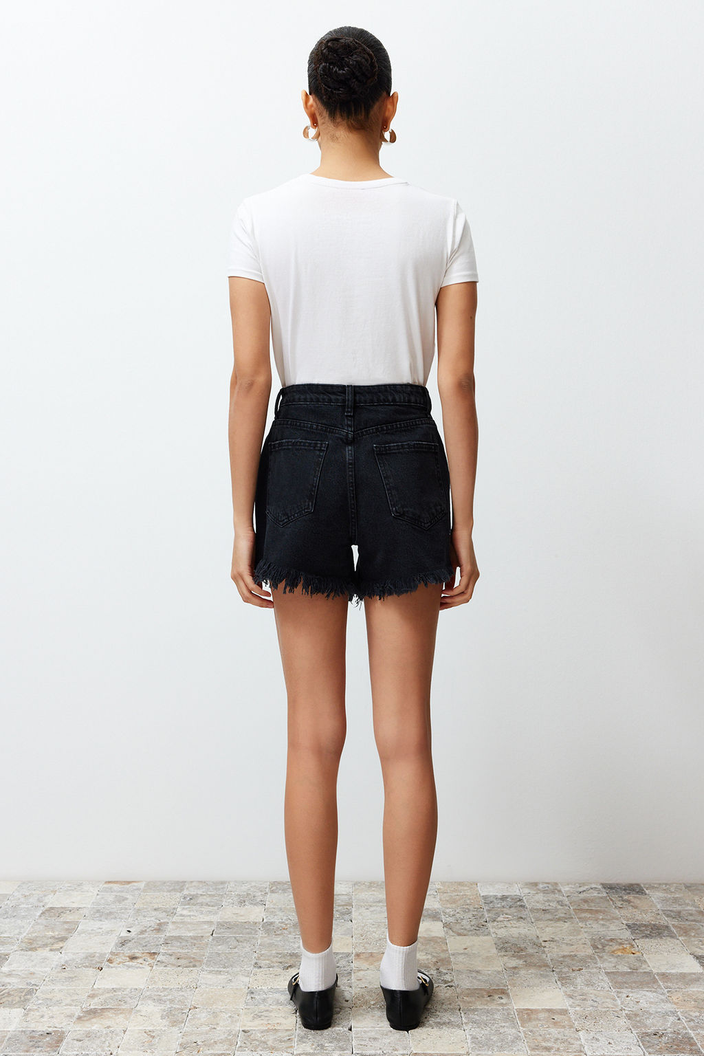 TRENDYOLMILLA Mavi Yuksek Bel Y?rt?kl? Denim Sort TWOSS22SR00030 фото 6