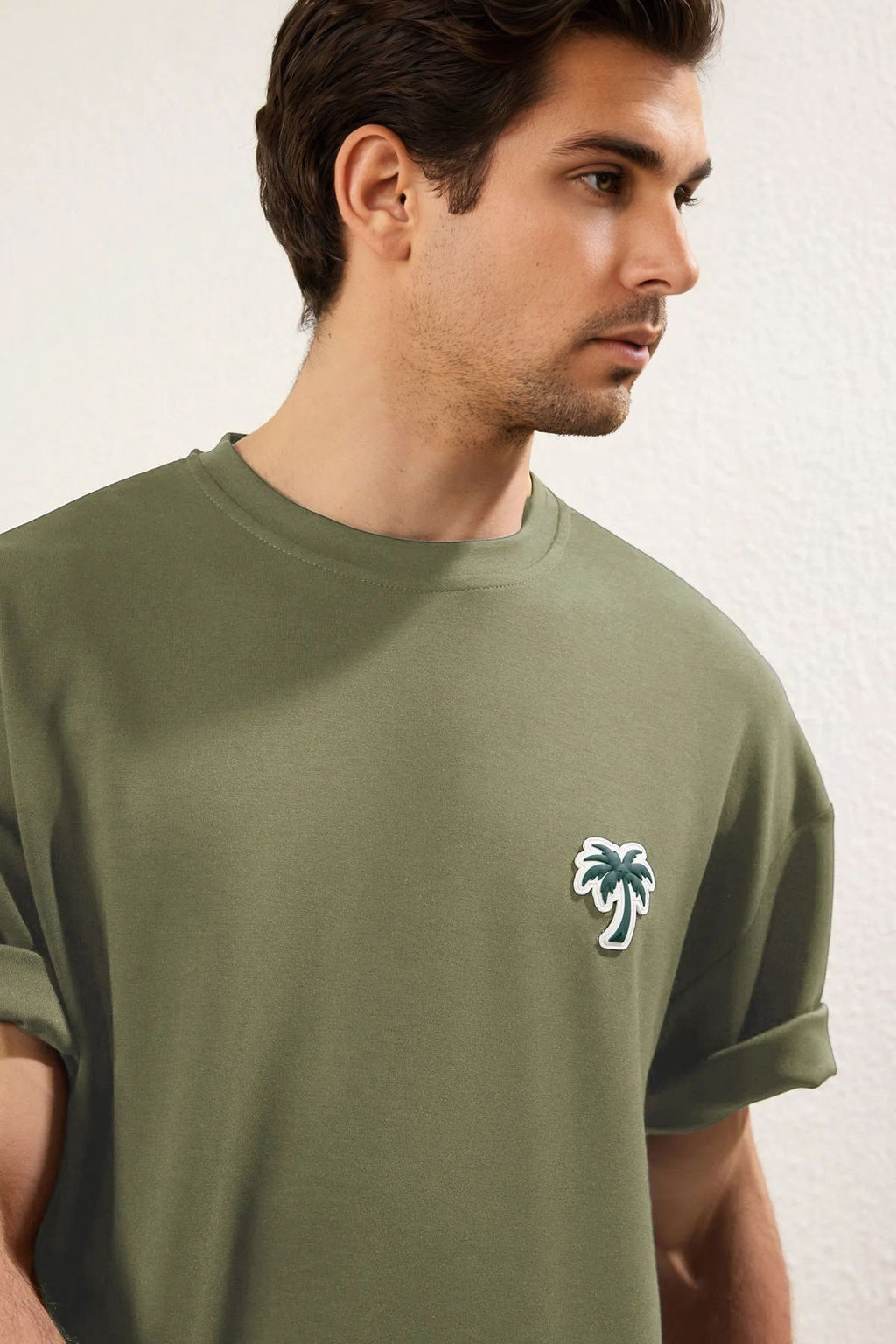 TRENDYOL MAN Lacivert Unisex Oversize/Genis Kesim Palmiye Patchli Interlok T-Shirt TMNSS25TS00024 - Trendyolmilla фото 3