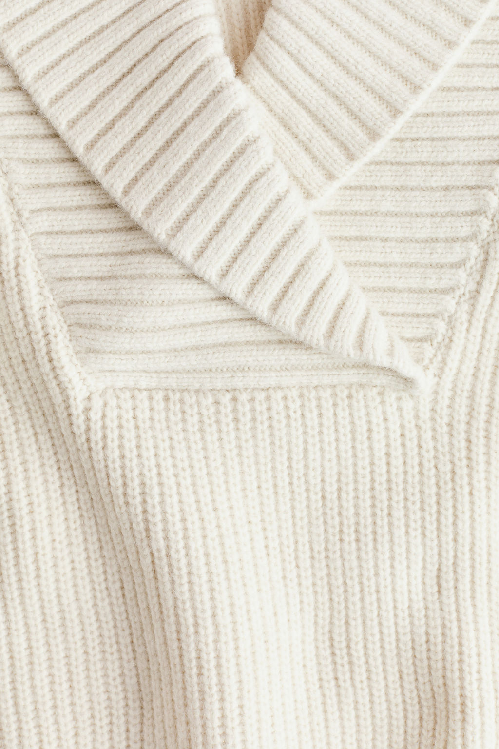 Jersey en punto acanalado con cuello esmoquin - H&m фото 4