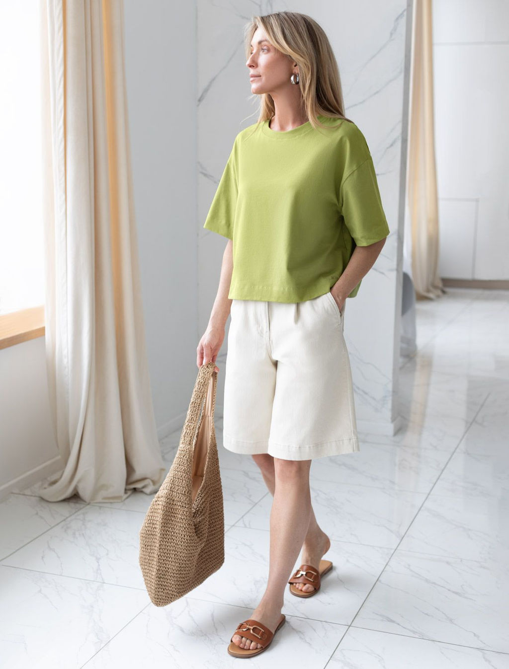 Укороченная футболка оверсайз кроя из премиального 100% хлопка - Vilatte фото 4
