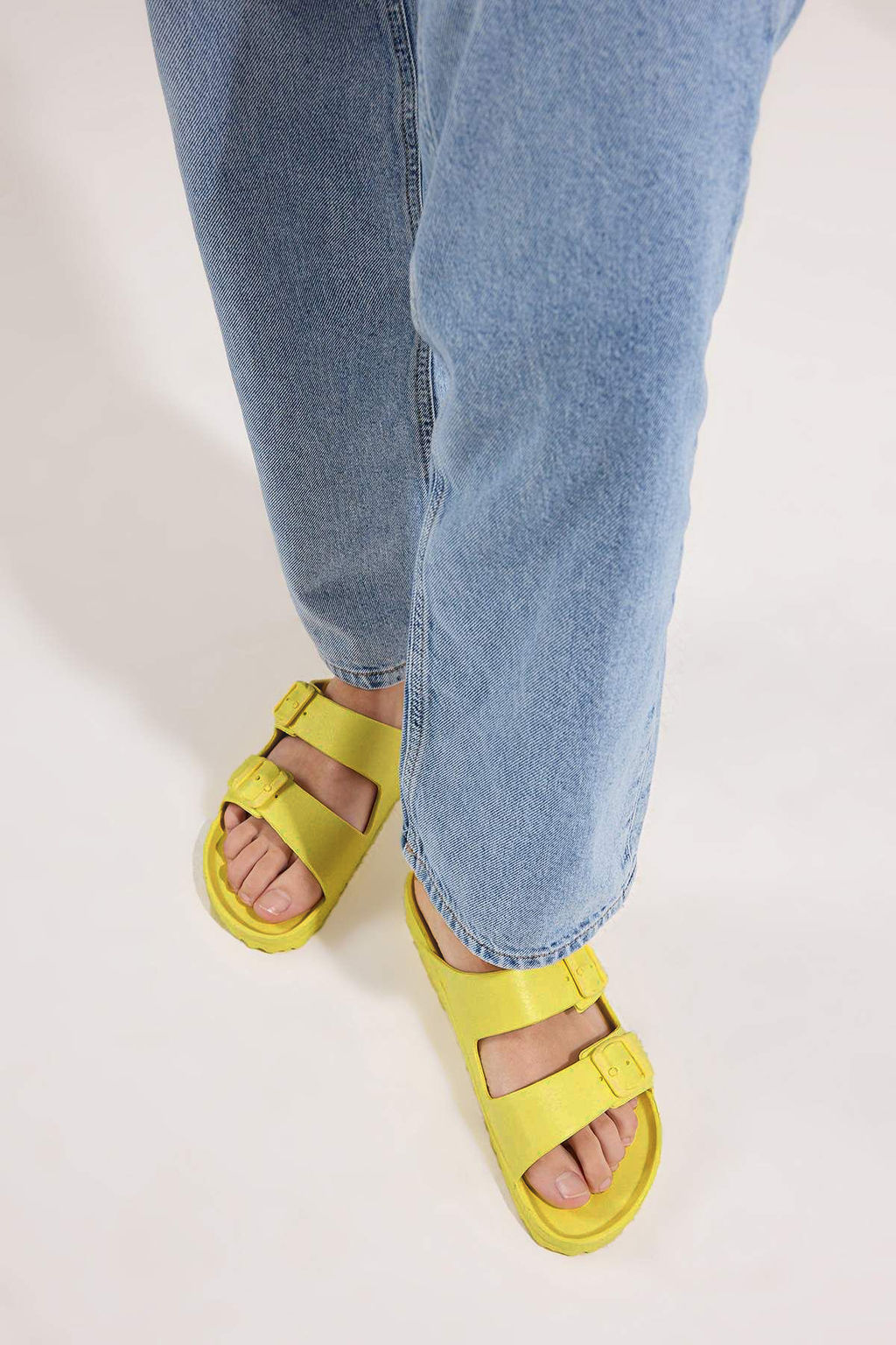 Beyaz Cift Bantl? Eva Hafif Taban Kad?n Terlik TAKSS25TE00065 - Trendyolmilla фото 8