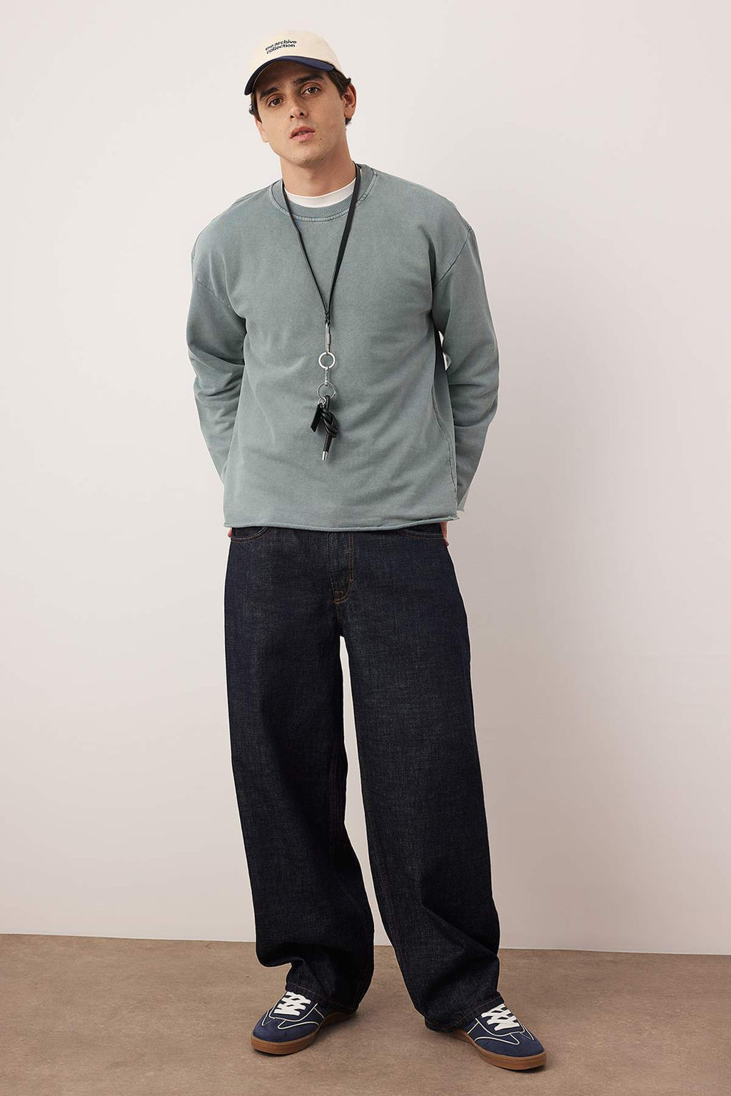 Gri Yeni Oversize/Genis Kesim Eskitme/Soluk Efekt Kal?n Sweatshirt TMNAW26SW00022 - Trendyolmilla фото 2