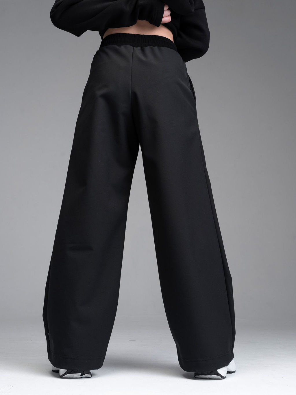 Брюки черные