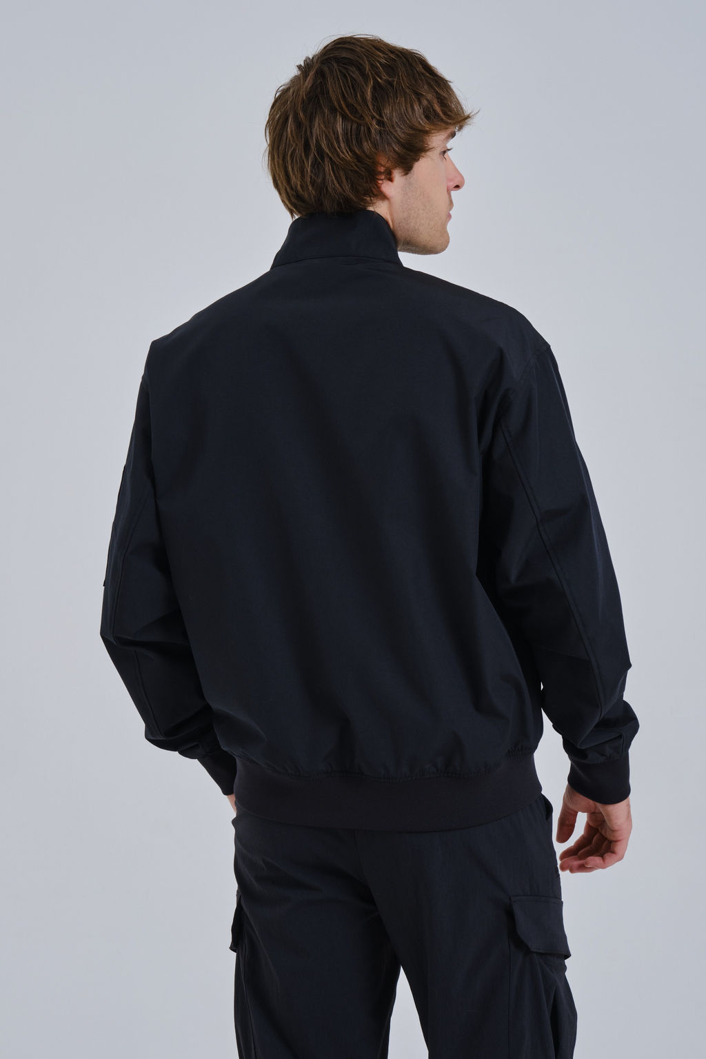 Ветровка Черный