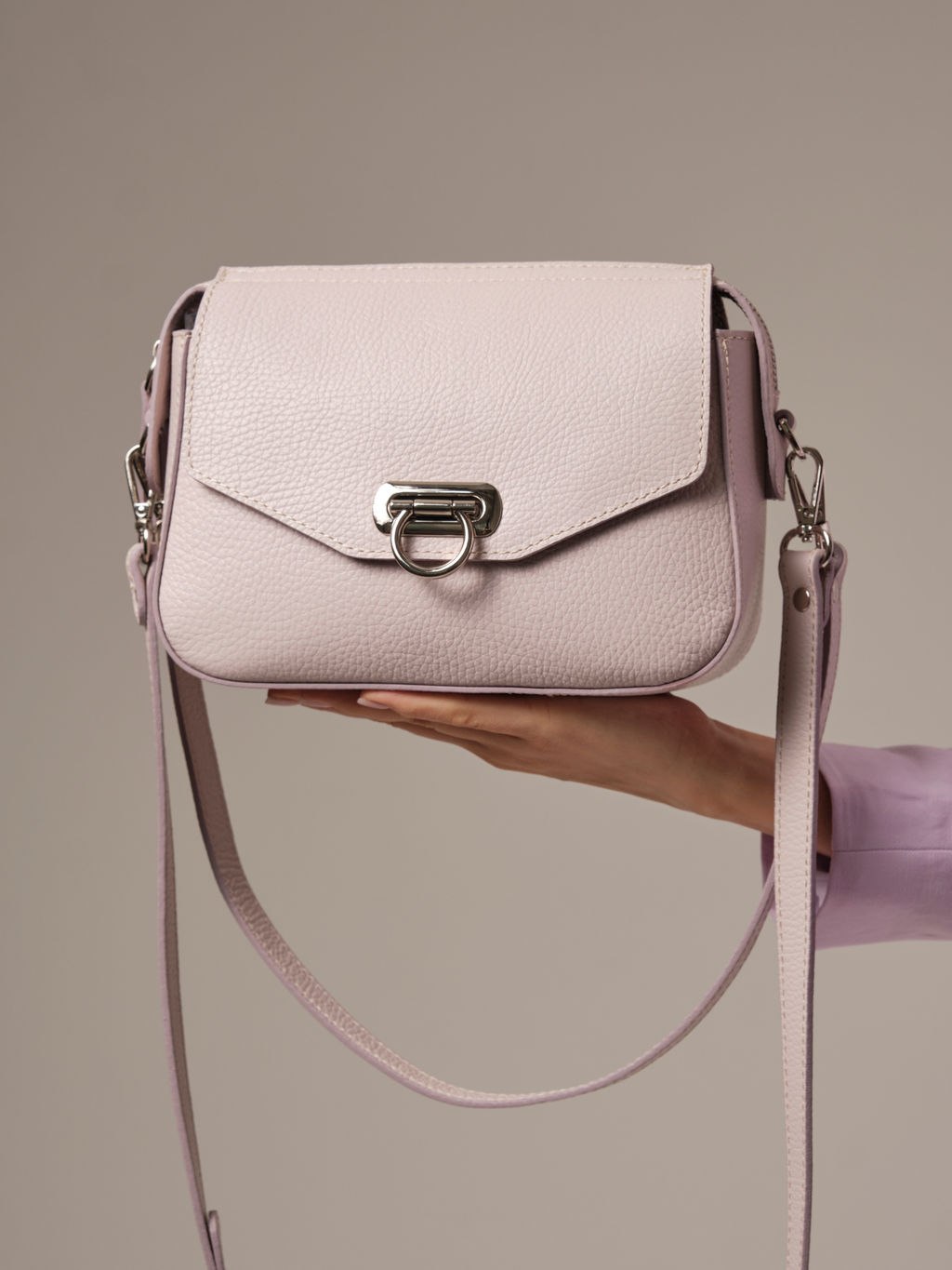 Сумка кожаная через плечо Azaro 3684 розовый дым