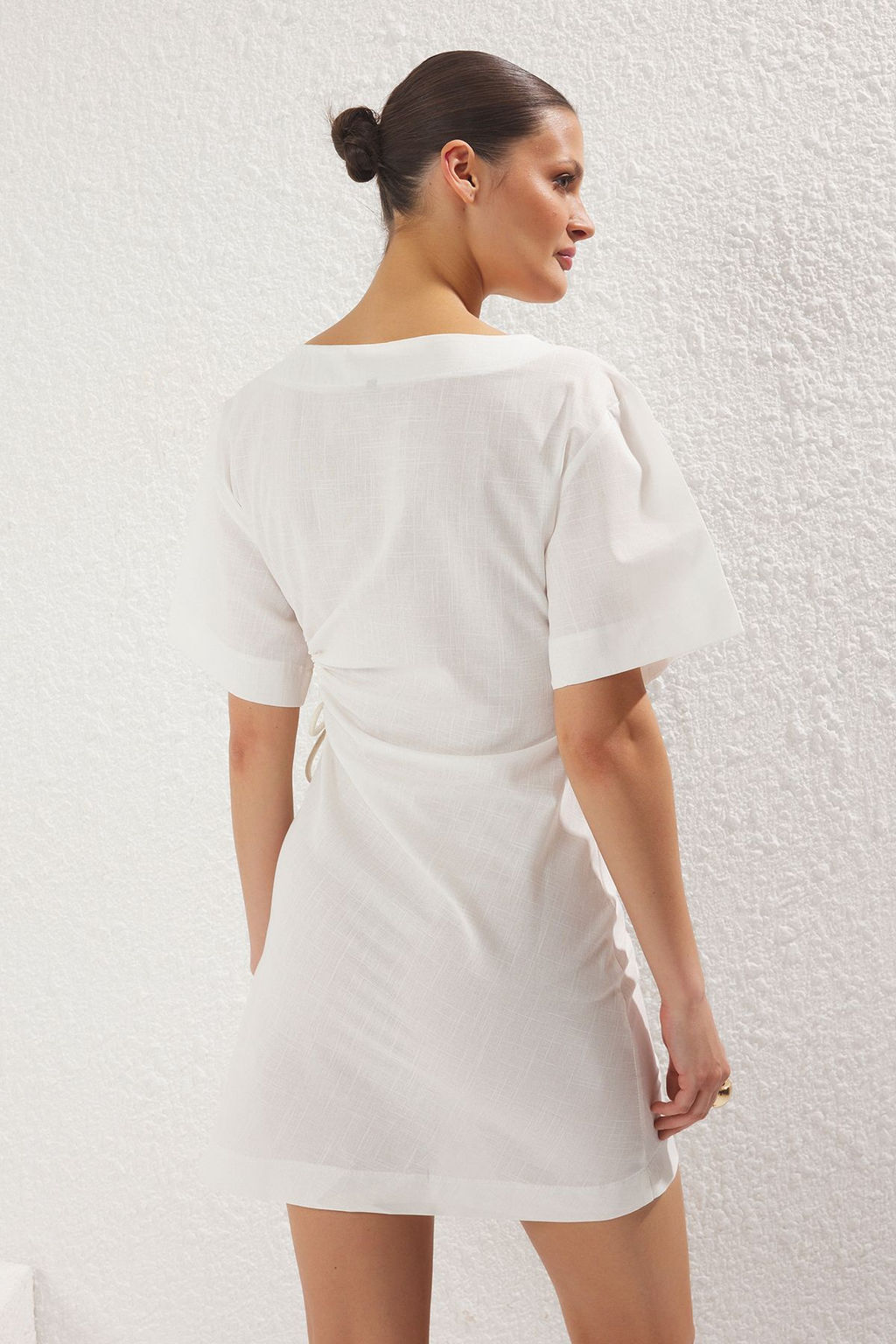 Ekru Dokuma Cut outl? Plaj Mini Elbise TBESS25EL00102