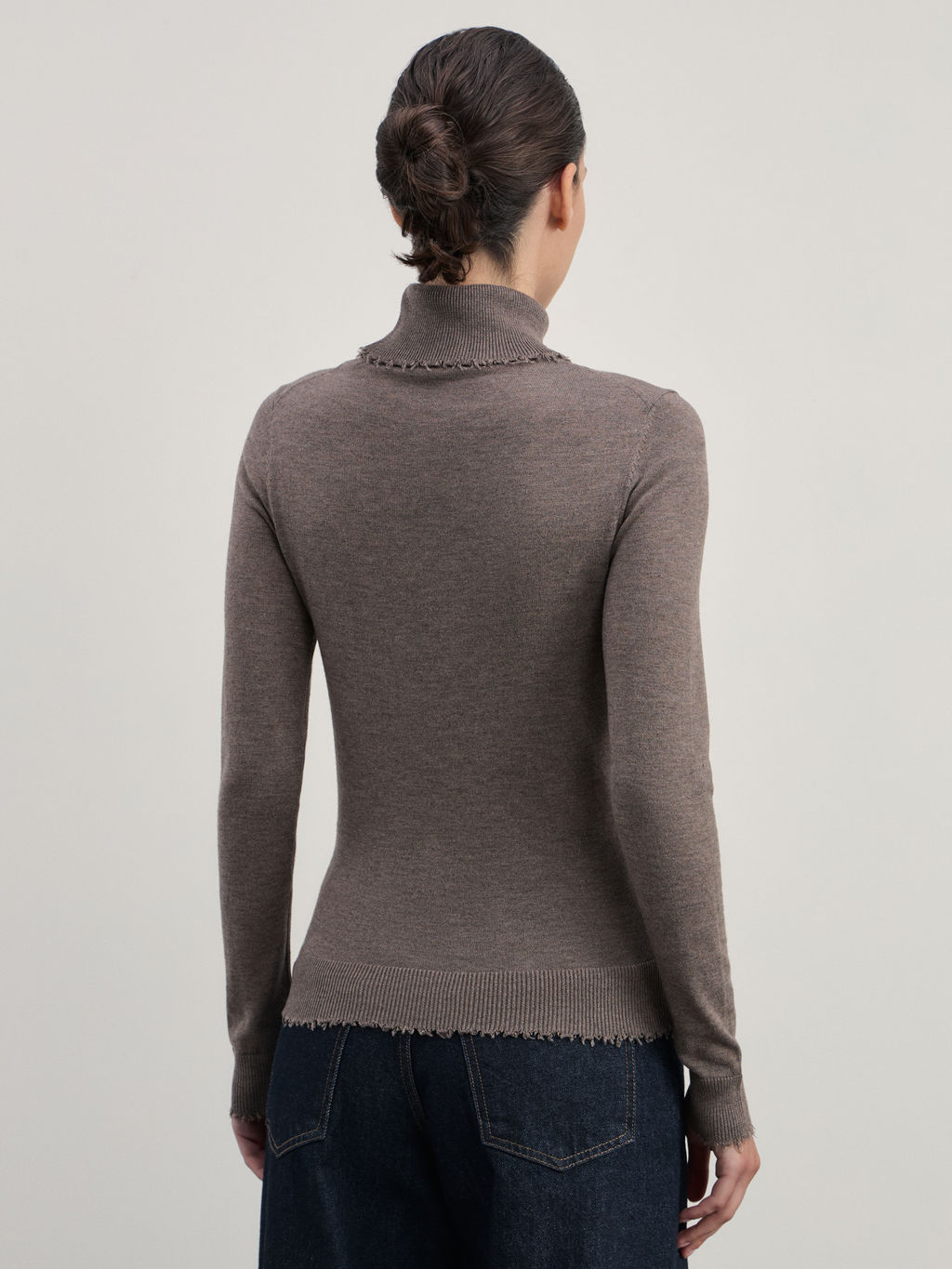 Водолазка с необработанным краем из шерсти / Zarina  фото 5