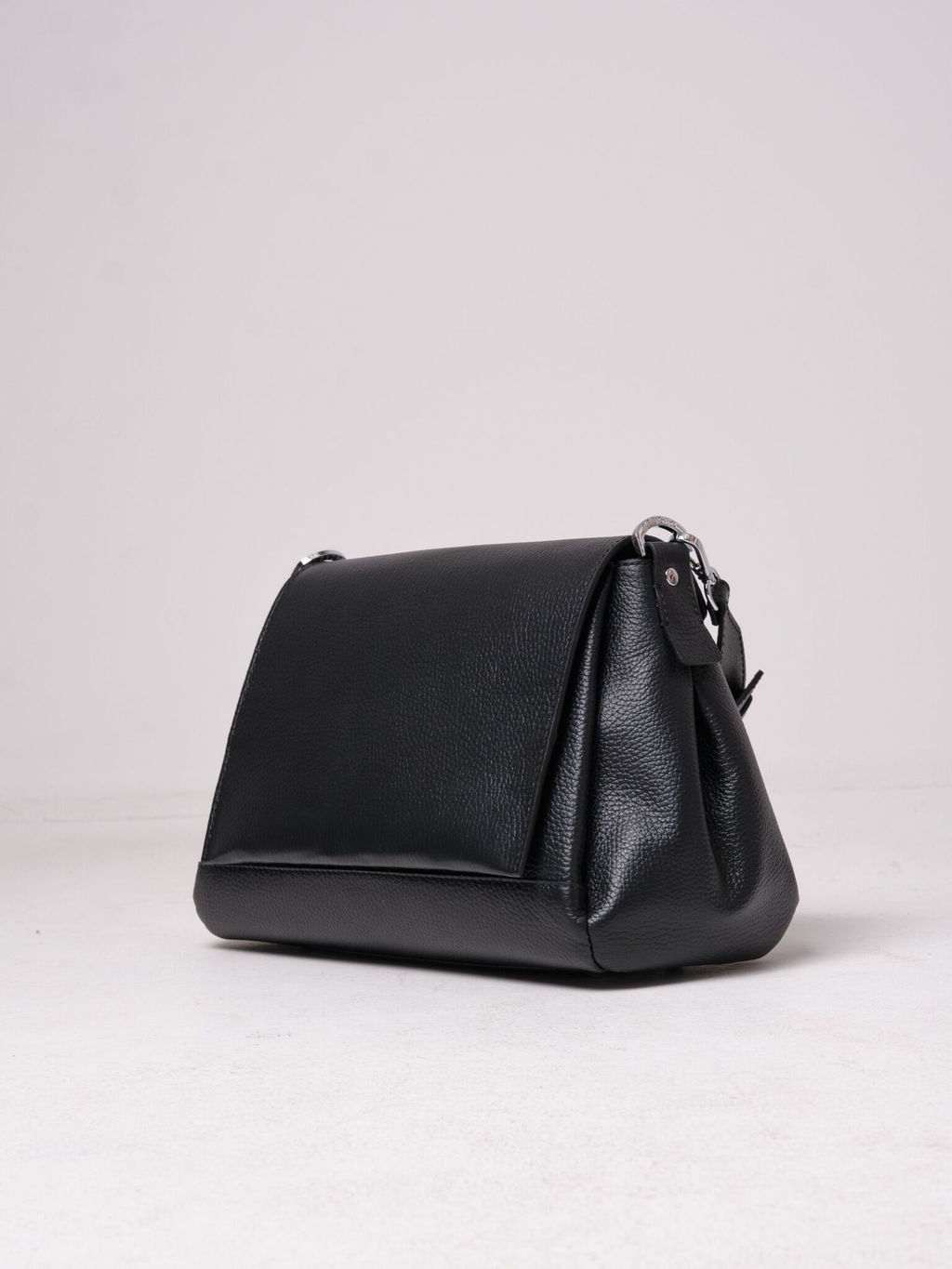 Сумка кожаная сэтчел Deboro 30923 черная