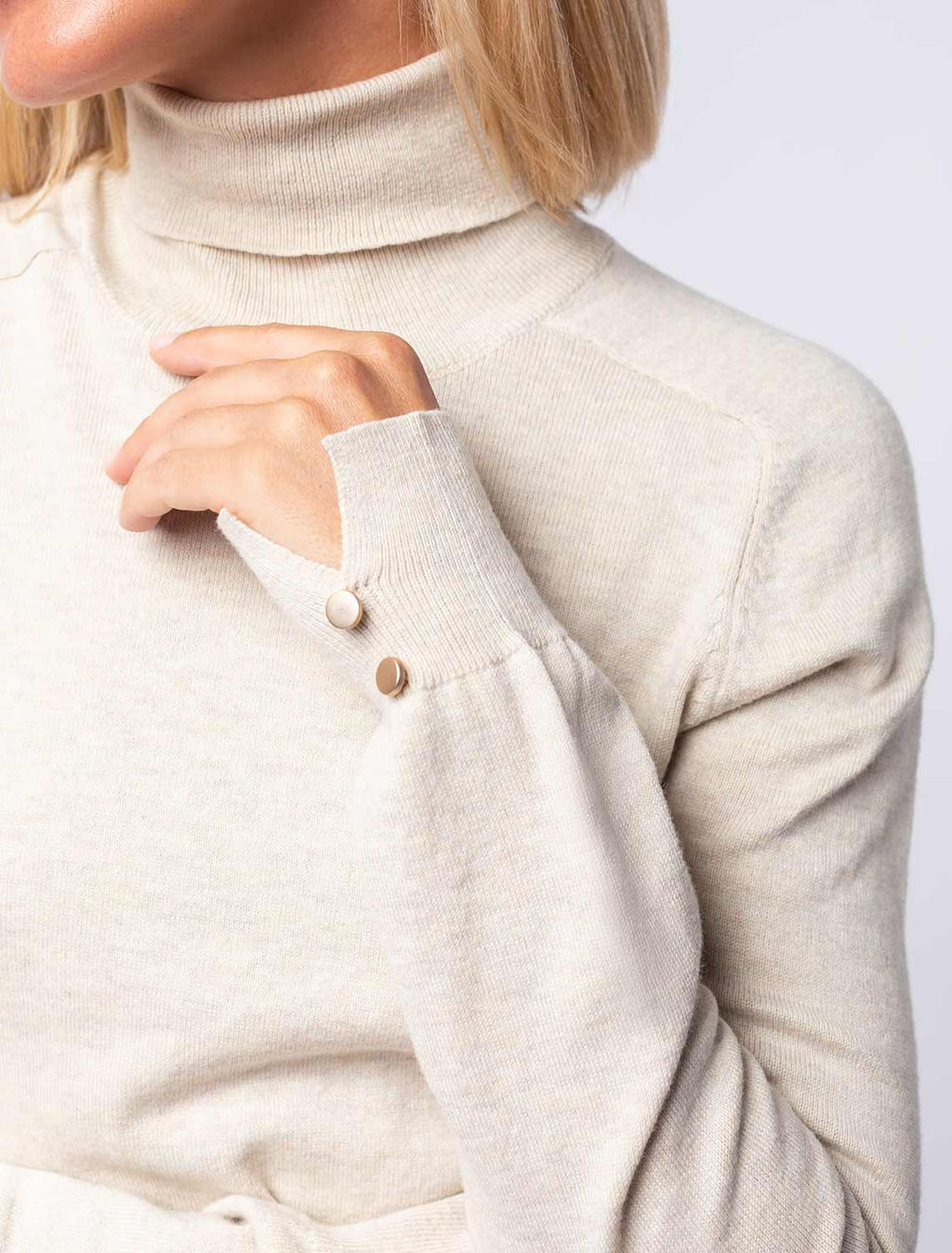 Джемпер из хлопка с нейлоном с золотистыми пуговицами на манжетах - Vilatte фото 2