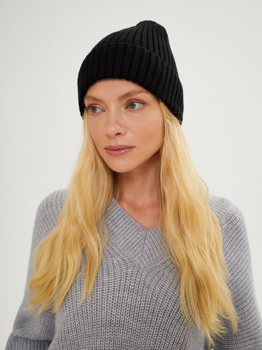 Шапка из шерсти мериноса и альпаки 311.100052/Черный - Seven senses фото 2