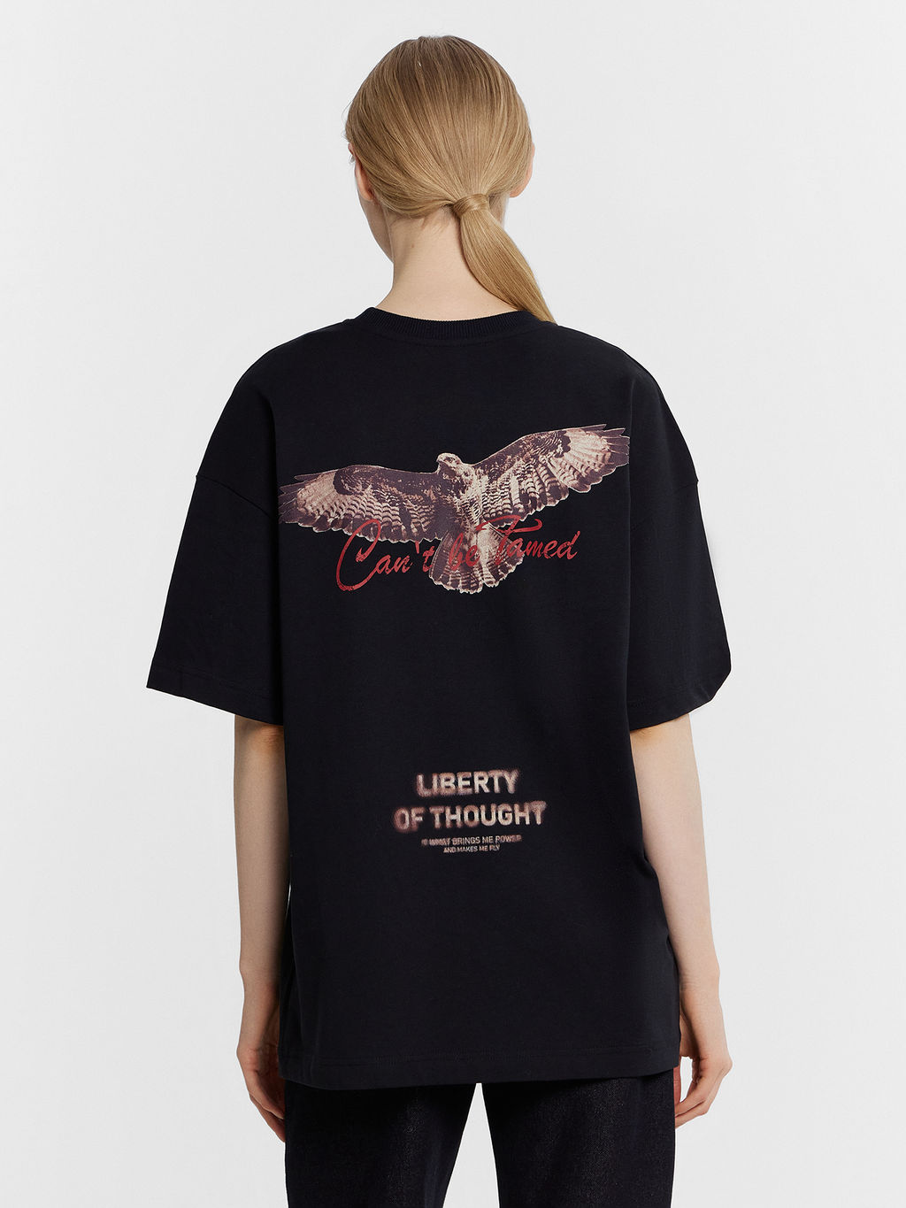 Футболка женская черная с принтом и написью Liberty of flight черный +печать4 112953 - Mark formelle фото 4