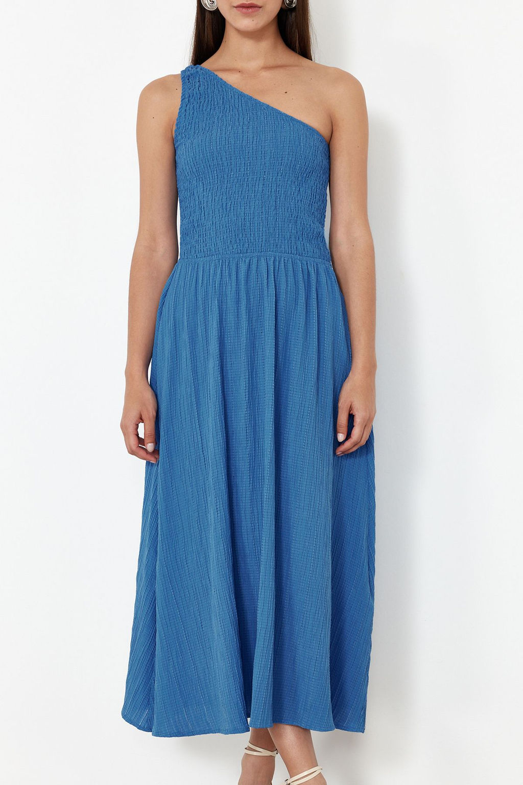 TRENDYOLMILLA Kahverengi Belden Ac?lan Ust Bedeni Gipeli Tek Omuz Midi Dokuma Elbise TWOSS23EL01830  фото 21