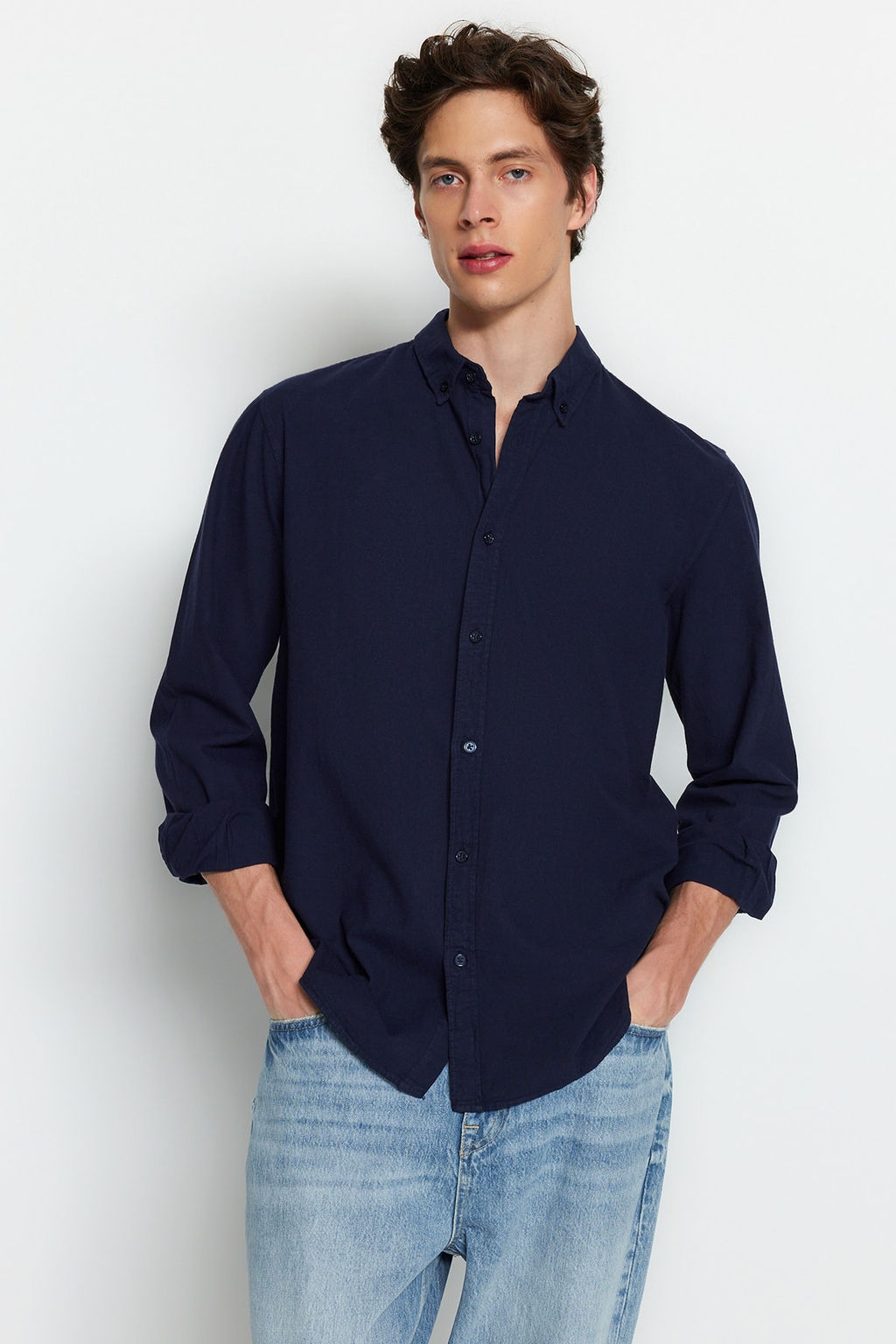 Lacivert Unisex Regular Fit %100 Pamuklu Keten Gorunumlu Gomlek TMNSS23GO00099 TMNSS23GO00099