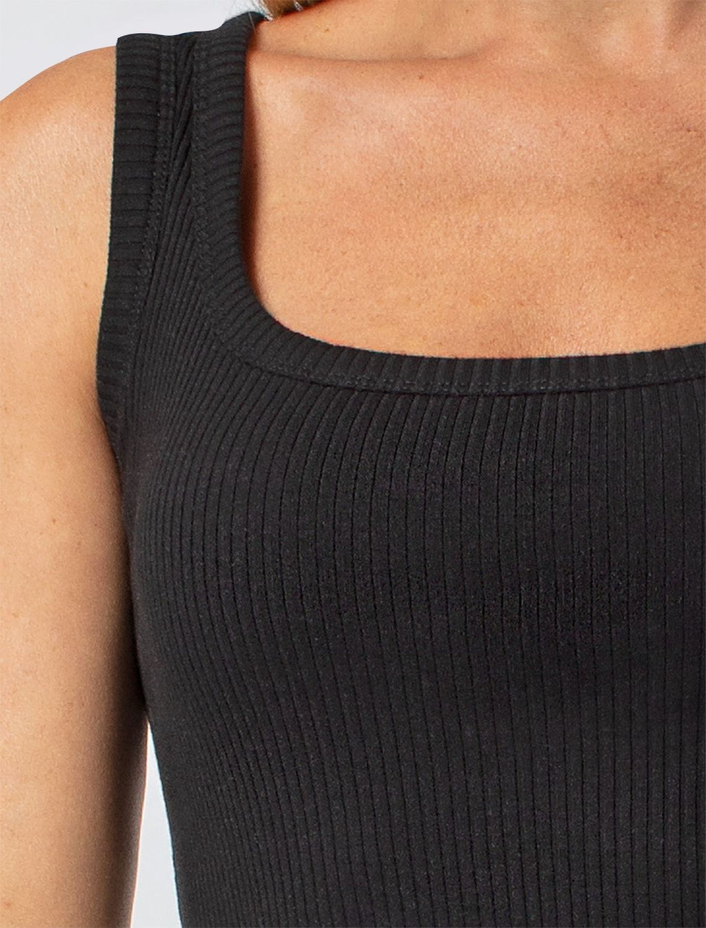 D43.224 Топ женский черный