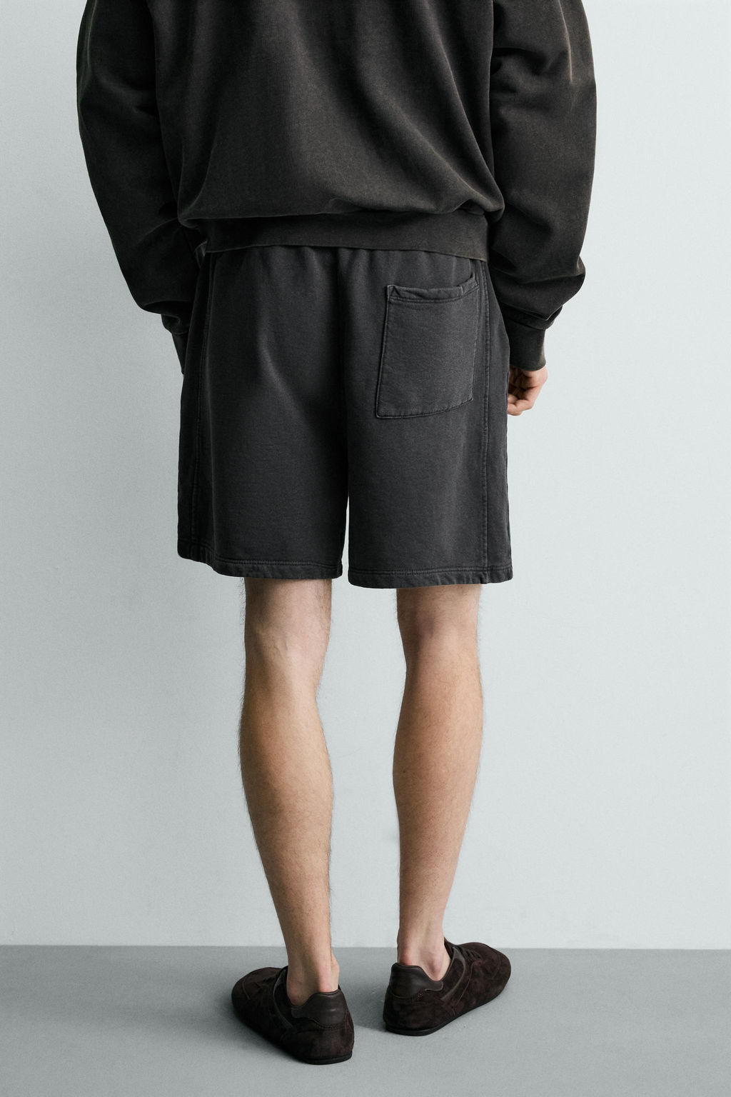 BERMUDA JOGGER B?SICA LAVADA / Antracita oscuro