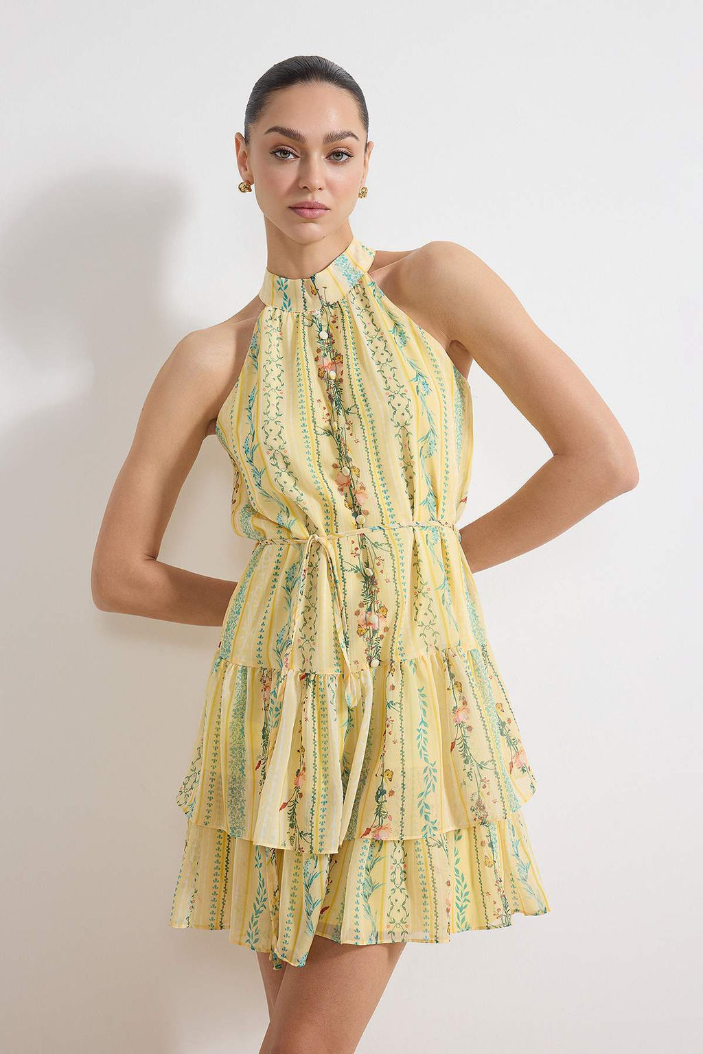 Sar? Cicek Desenli A-Kesim Boho Kat Kat Astarl? Sifon Ucus Ucus Dokuma Mini Elbise TWOSS23EL02056