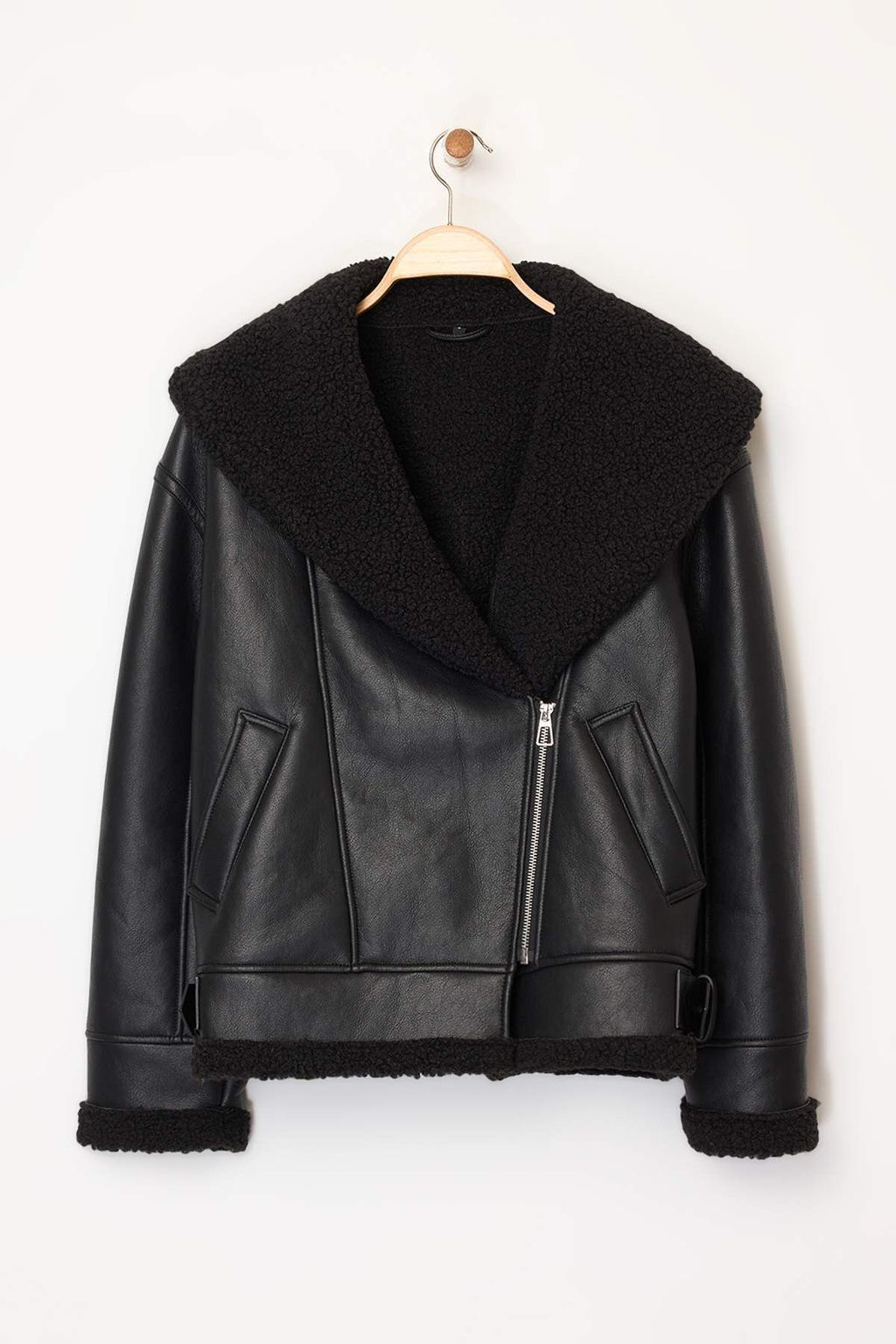 Siyah Regular Kal?p Pelus Detayl? Suni Deri Biker Ceket Mont TWOAW25MO00037 - Trendyolmilla фото 15