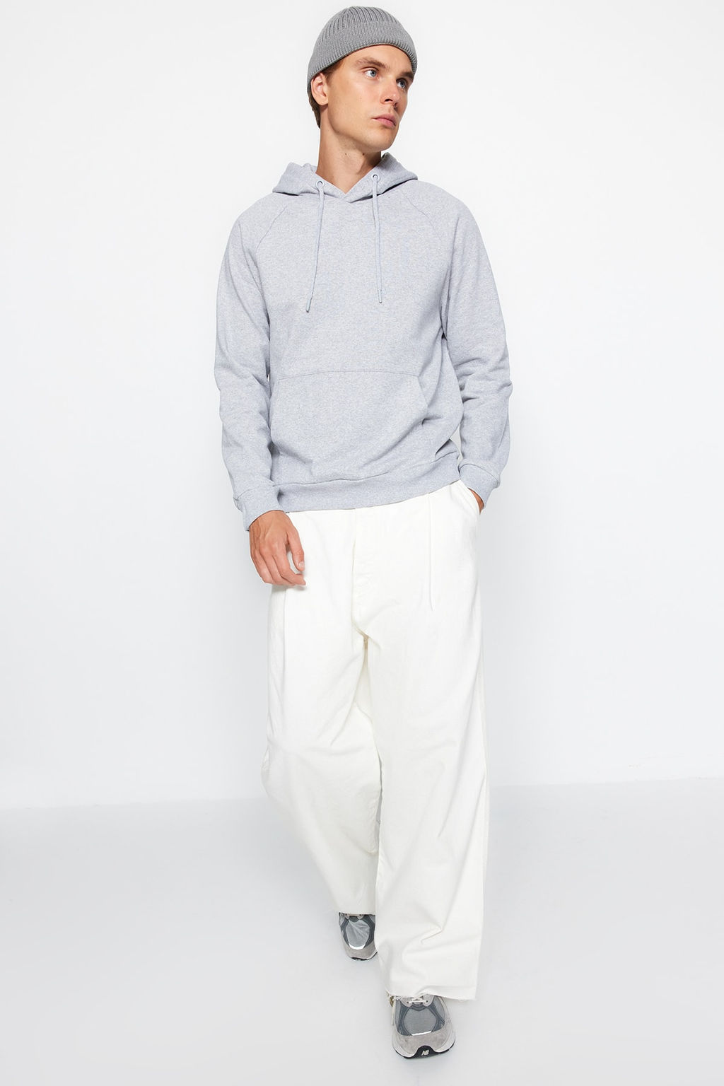 TRENDYOL MAN Gri Regular/Normal Kesim Kapusonlu Ici Polar/S?cak Tutan Sweatshirt TMNAW23SW00194 - Trendyolmilla фото 38