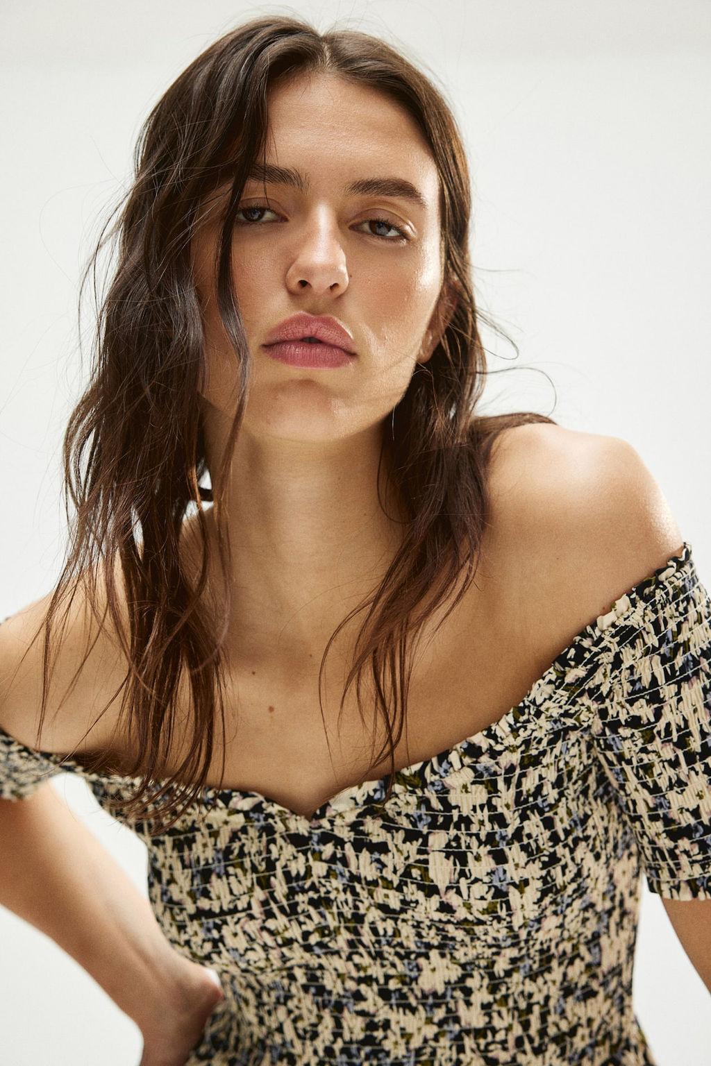 Vestido off-the-shoulder con cuerpo nido de abeja - H&m фото 3