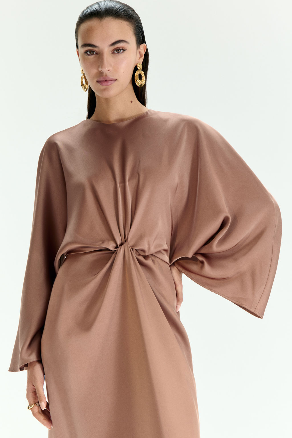 Vestido de sat?n con detalle girado - H&m фото 6
