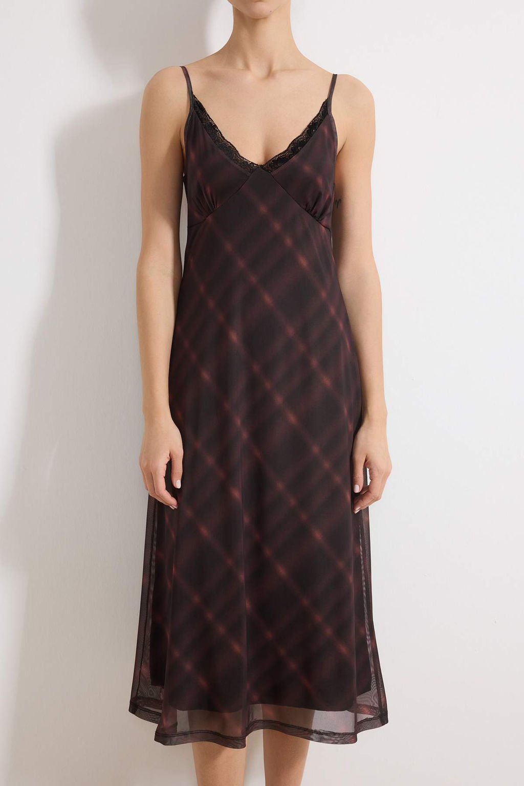 Cok Renkli Ekose Bodycon V Yaka Ince Ask?l? Kolsuz Buzgulu Maxi Tul Orme Elbise TWOSS26EL00149