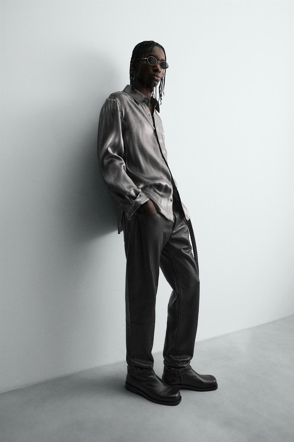 LEATHER SLIM FIT TROUSERS - Zara фото 6