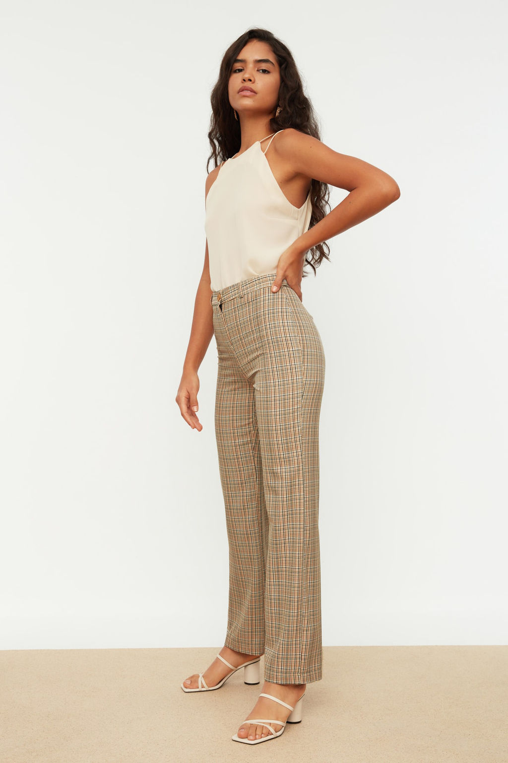 TRENDYOLMILLA Bej Yuksek Bel Straight/Duz Kesim Dokuma Ekoseli Kumas Pantolon TWOSS22PL0117 фото 2