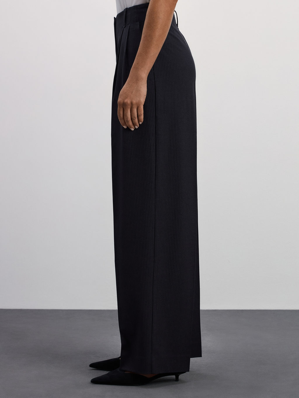 Широкие брюки с защипами / Zarina фото 3