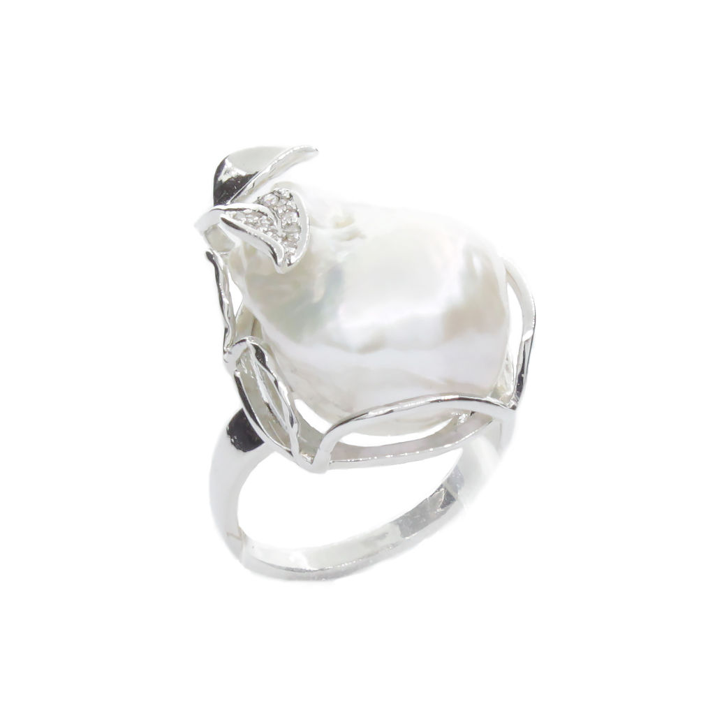 Кольцо с белым жемчугом "Барокко" из ювелирного сплава