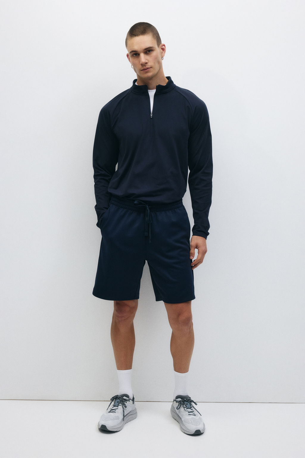 Pantal?n corto de deporte con DryMove Regular Fit - H&m фото 3