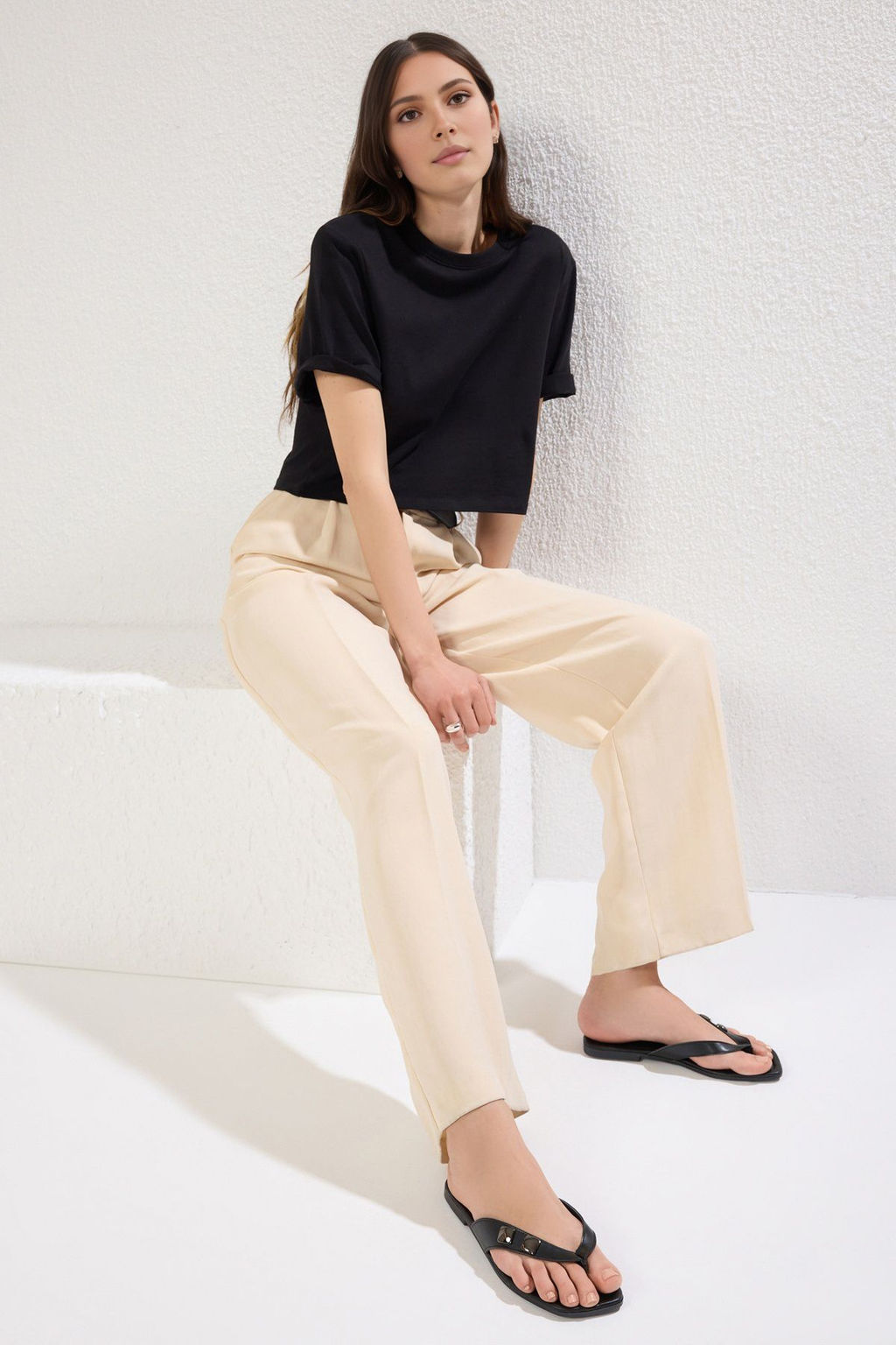 Trendyol Shoes Siyah Toka Aksesuar Detayl? Parmak Aras? Duz Kad?n Terlik TAKSS25TE00011 - Trendyolmilla фото 3