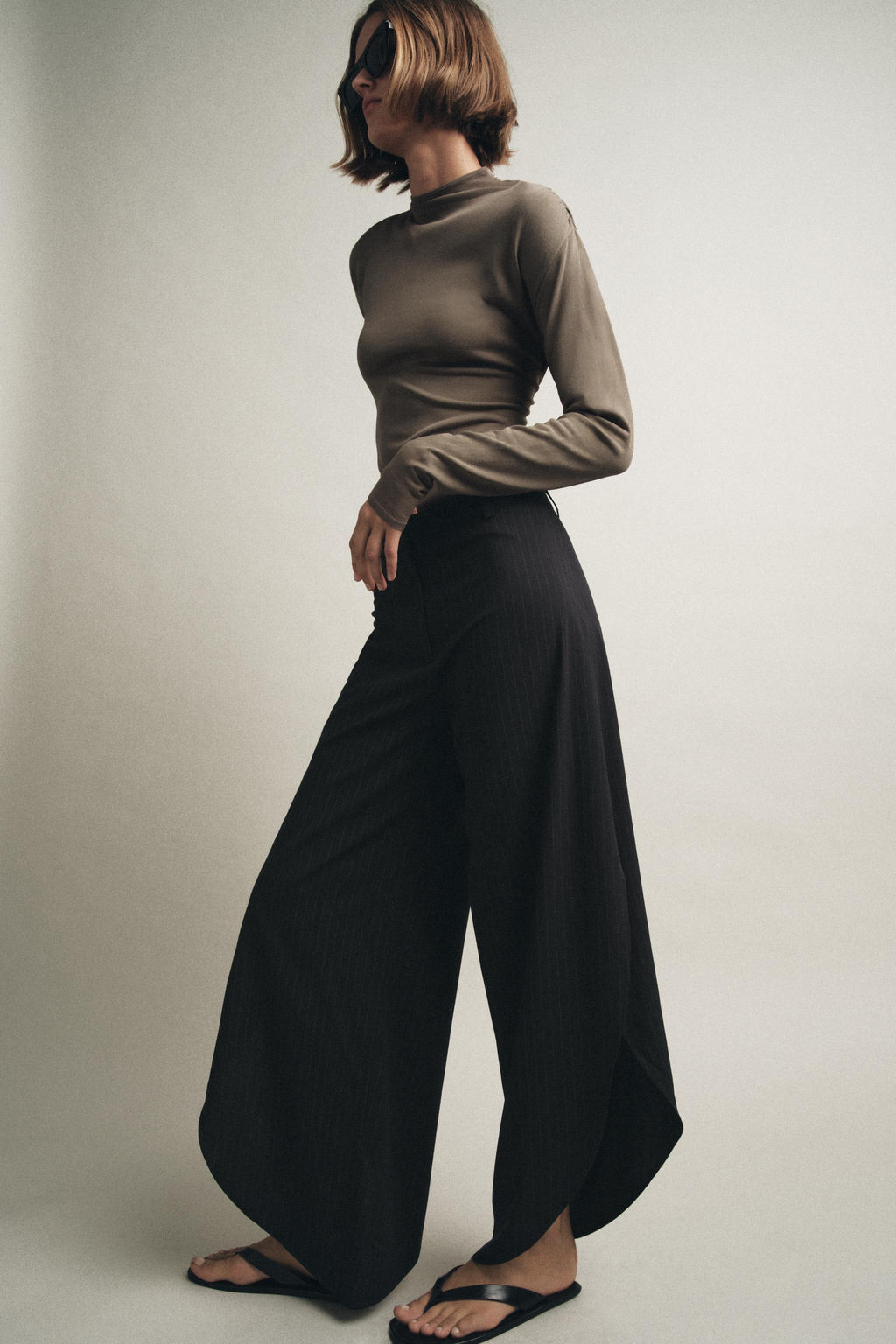 PINSTRIPED TROUSERS WITH VENTS ZW COLLECTION - Zara фото 7