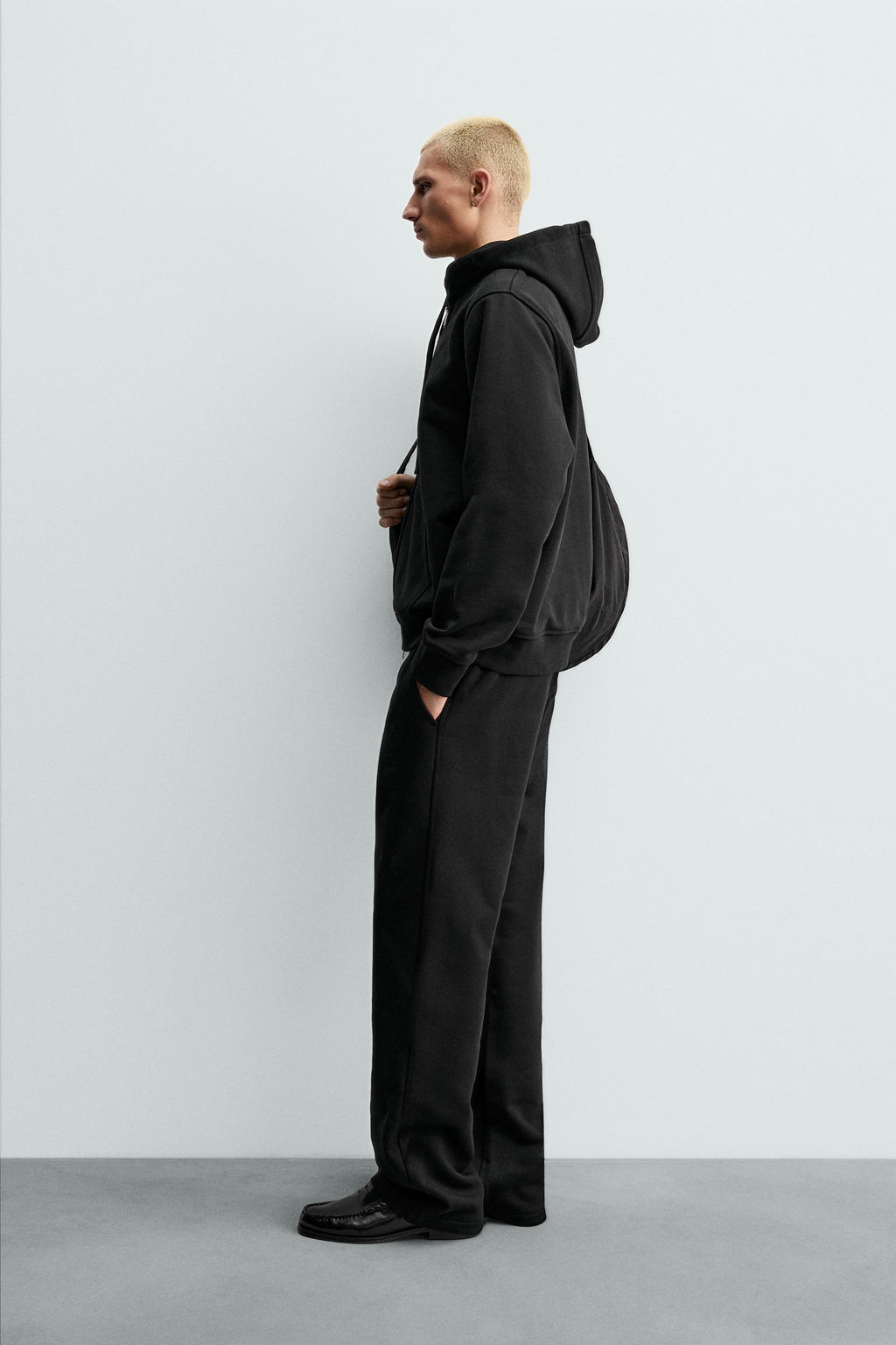 PANTAL?N JOGGER HEAVYWEIGHT REGULAR FIT ORIGINS / Negro - Zara фото 4