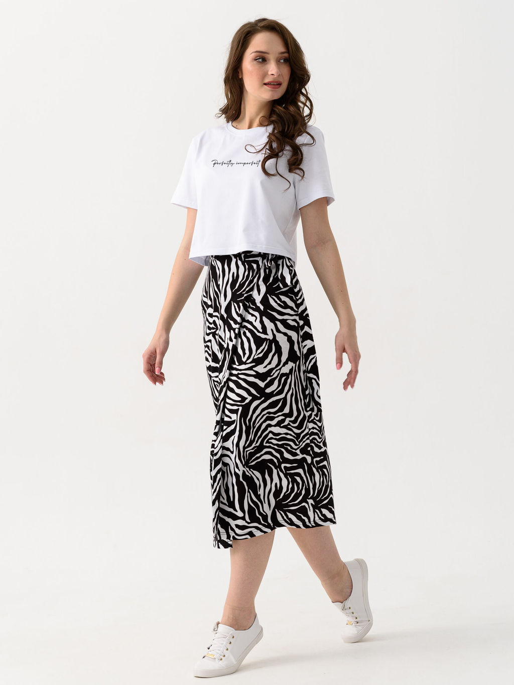 Костюм женский (футболка,юбка) белый 2215 (1)