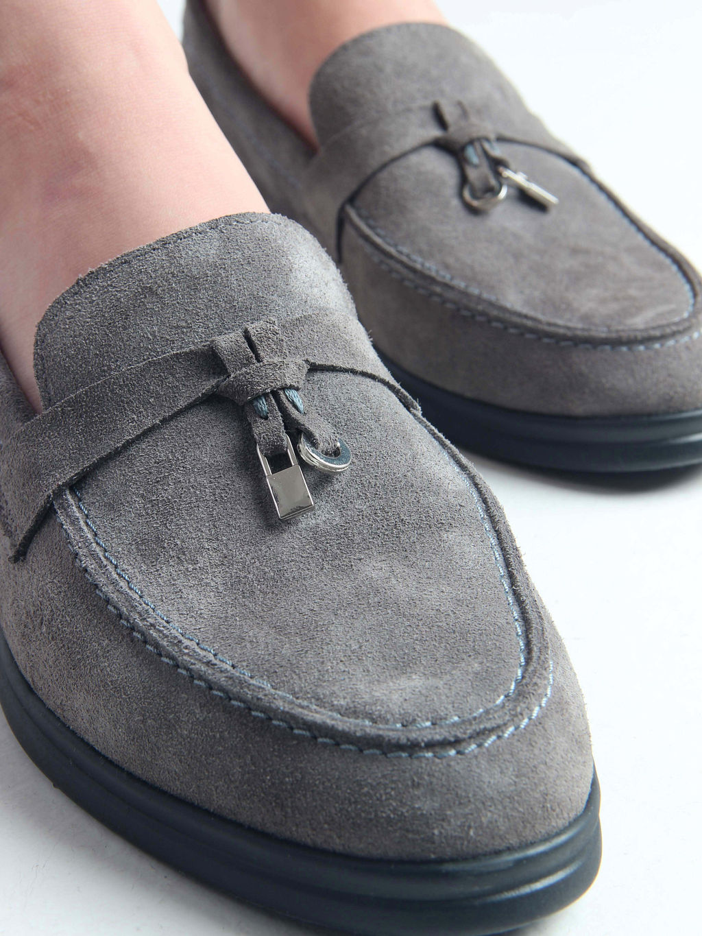 Лоферы туфли 170.2614bl. Серый замок замша